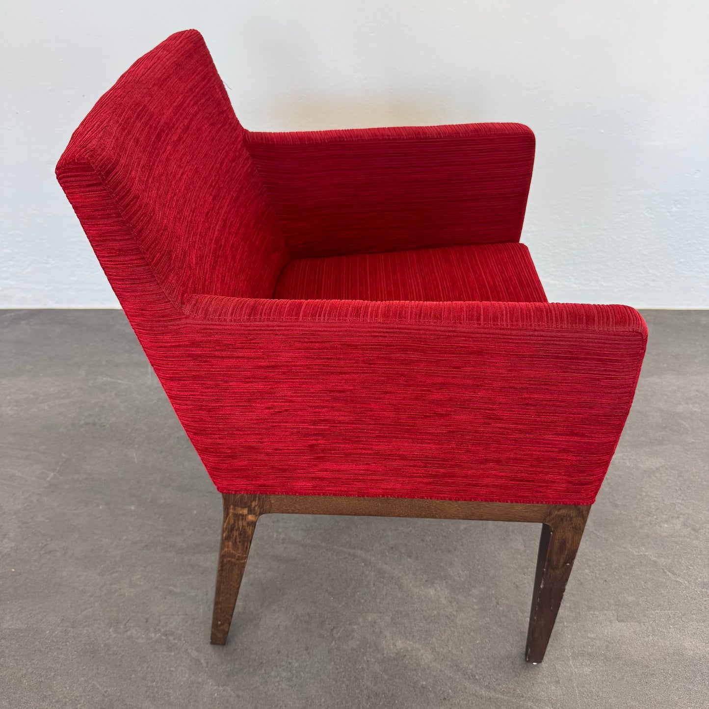 Accademia Eleganto Lounge-Sessel seitliche Ansicht
