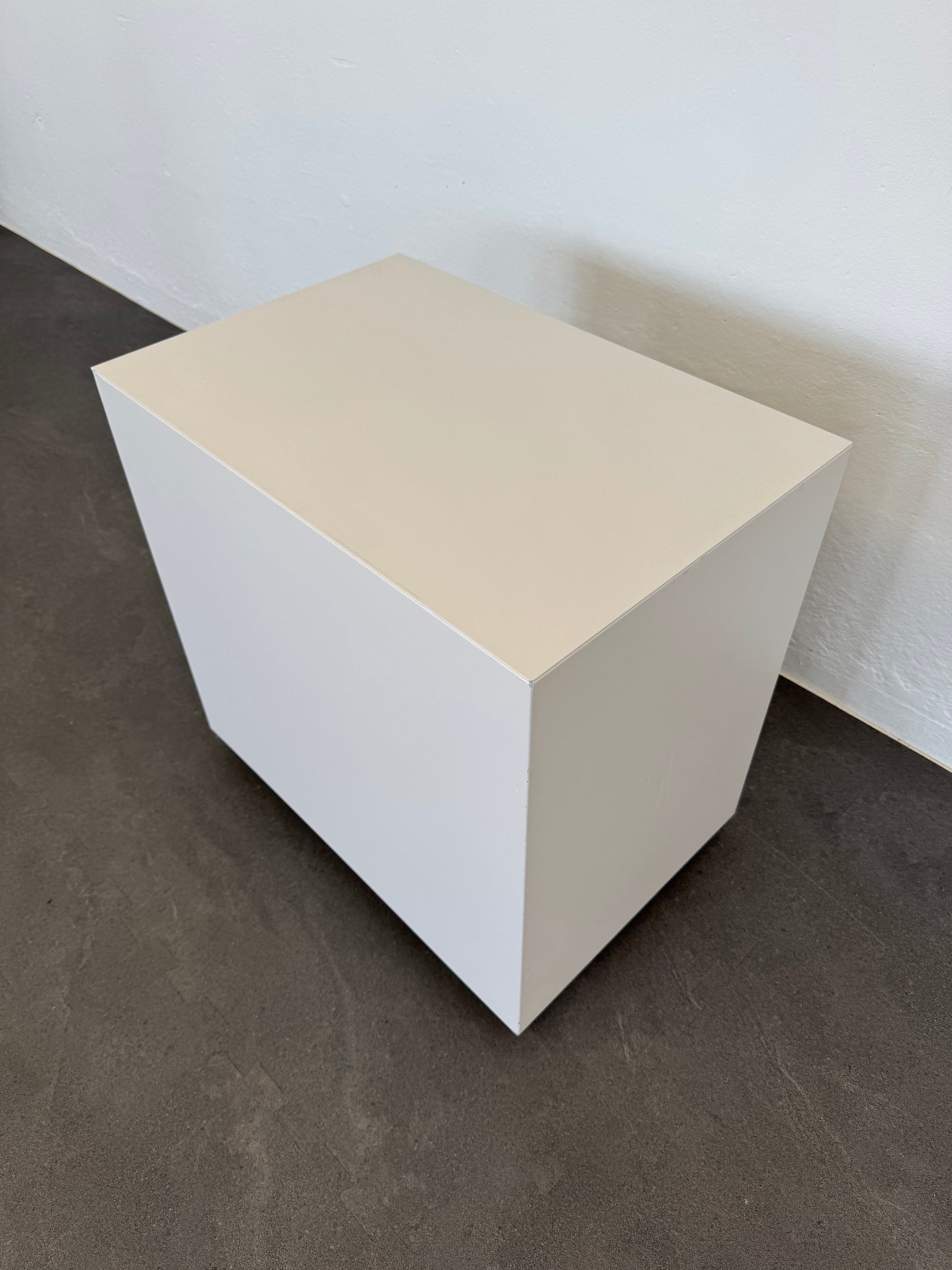 Lista Office Serie L Roll-Korpus Ansicht von hinten