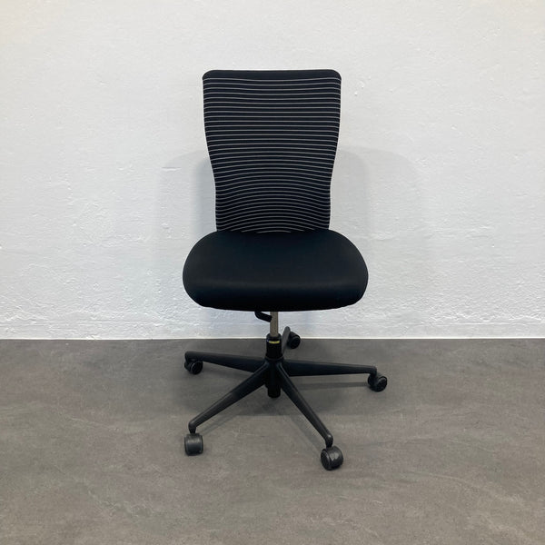 Vitra T-Chair Bürodrehstuhl Schwarz-Weiss ohne Armlehnen