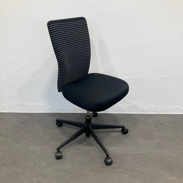Vitra T-Chair Bürodrehstuhl Schwarz-Weiss ohne Armlehnen