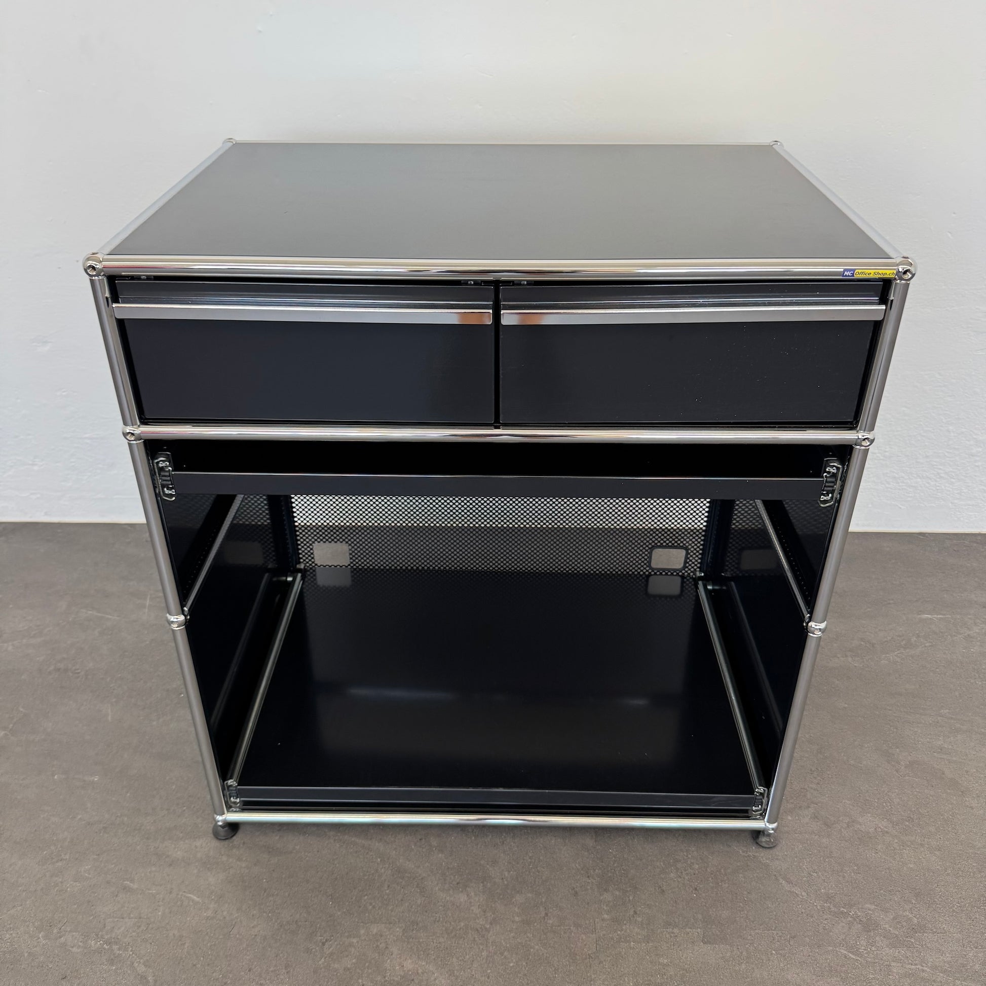 USM Haller Classic Sideboard in Schwarz
