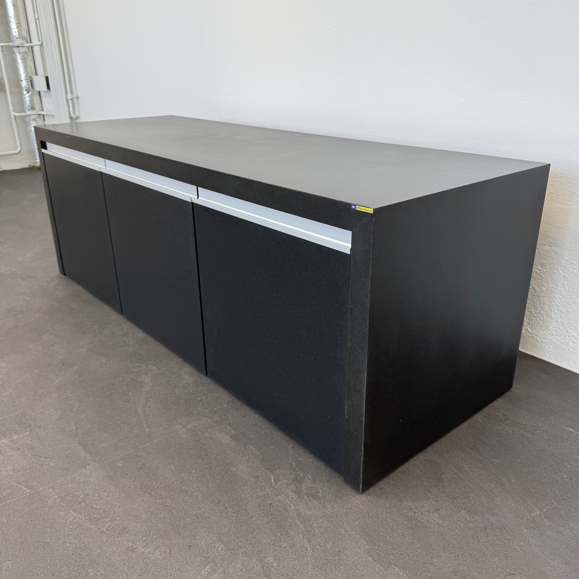 Zemp Z21 Flügeltür-Sideboard  mit Alugriffleiste