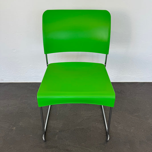 Vitra SIM Stapelstuhl aus Kunstoff Grün
