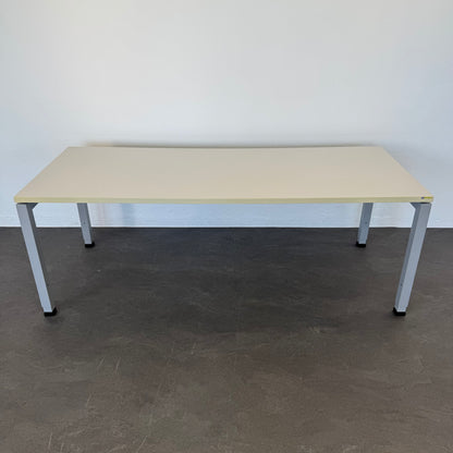 Denz D3 Schreibtisch MDF Lichtgrau