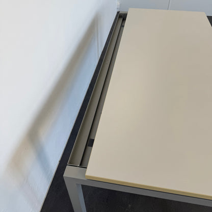 Denz D3 Schreibtisch Ansicht Kabelkanal