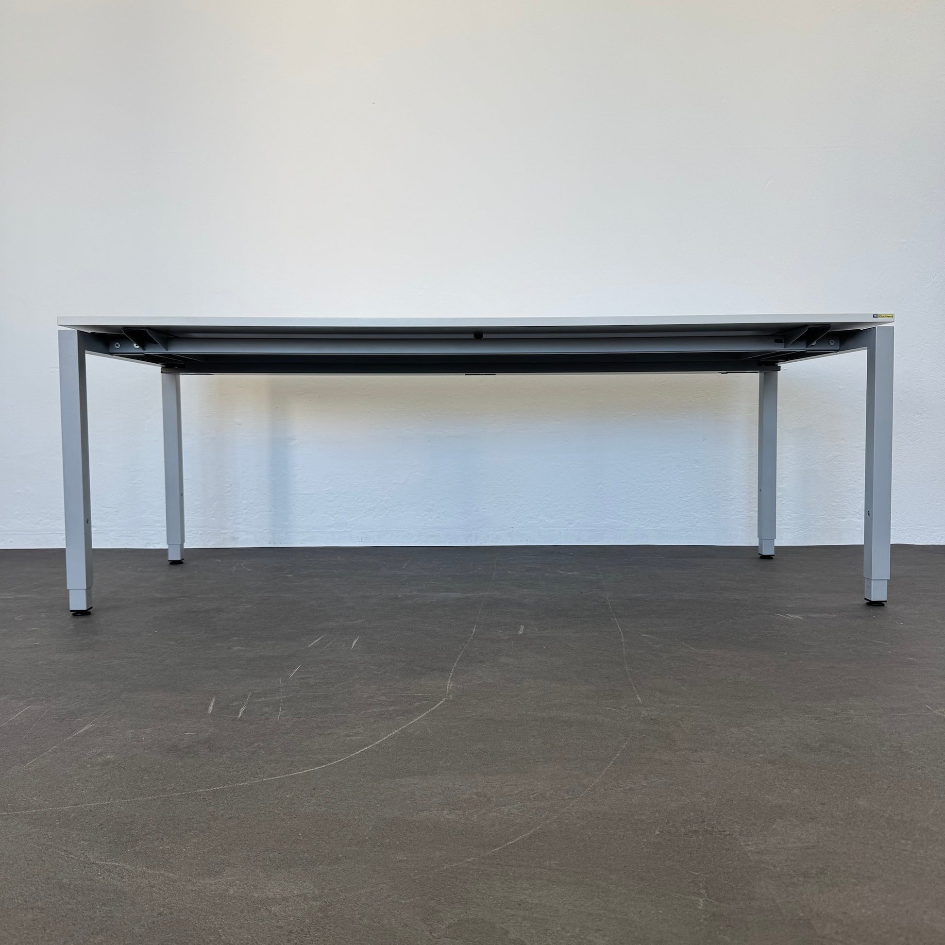 Denz D3 Schreibtisch Ansicht von unten