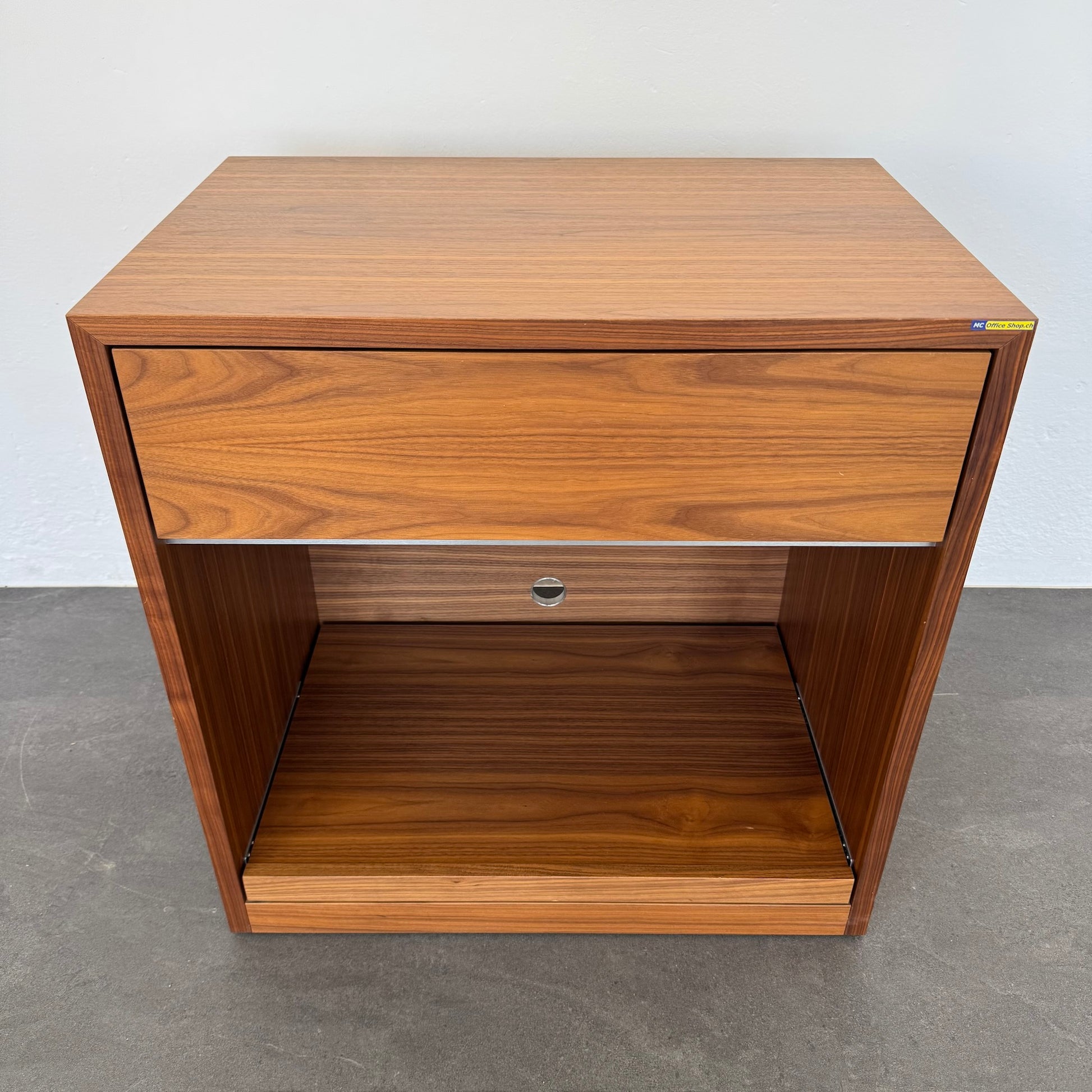 Top Design Exclusiv Sideboard aus Spanplatte mit Nussbaumfurnier