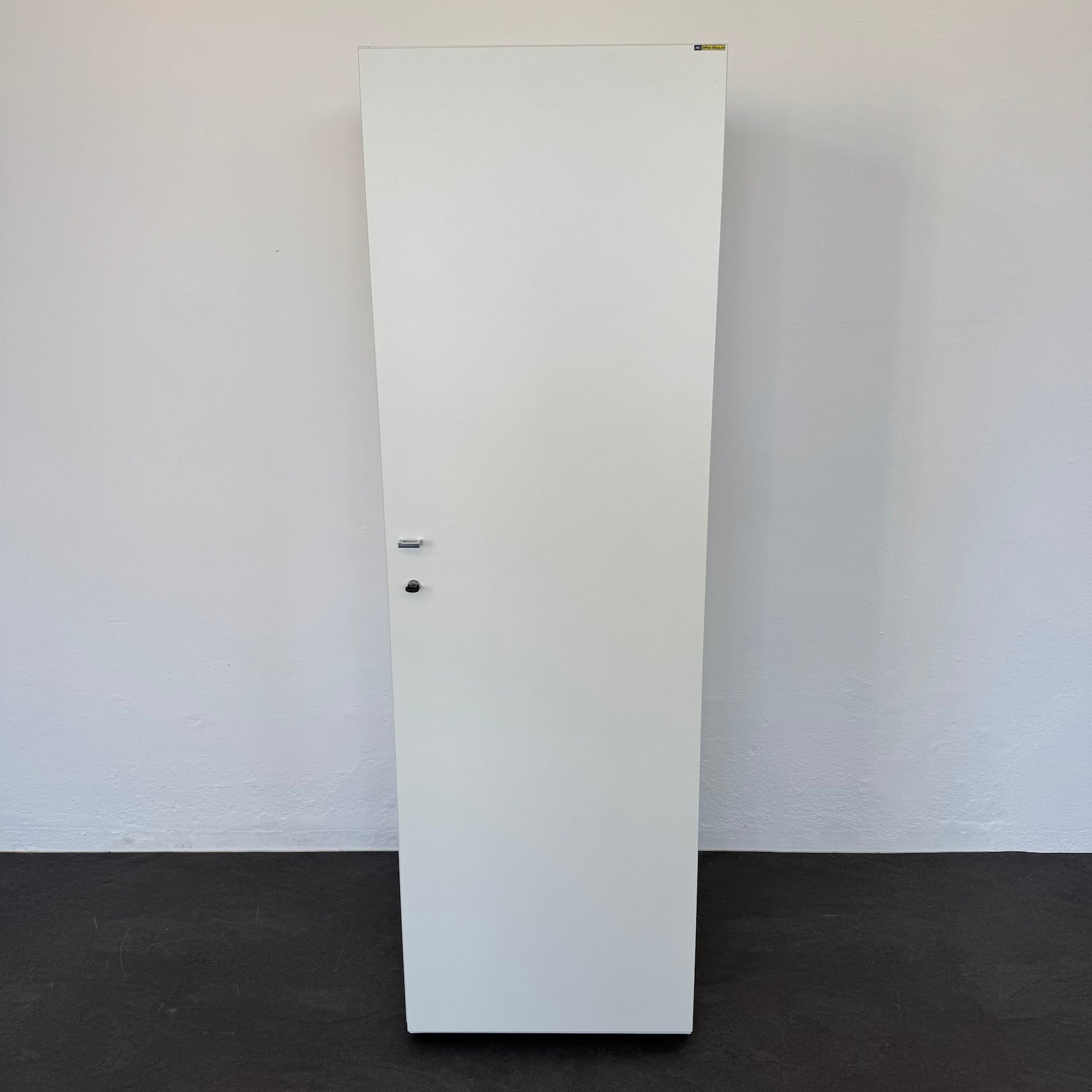 König + Neurath ACTA Classic Flügeltür-Aktenschrank 600mm breit geschlossen