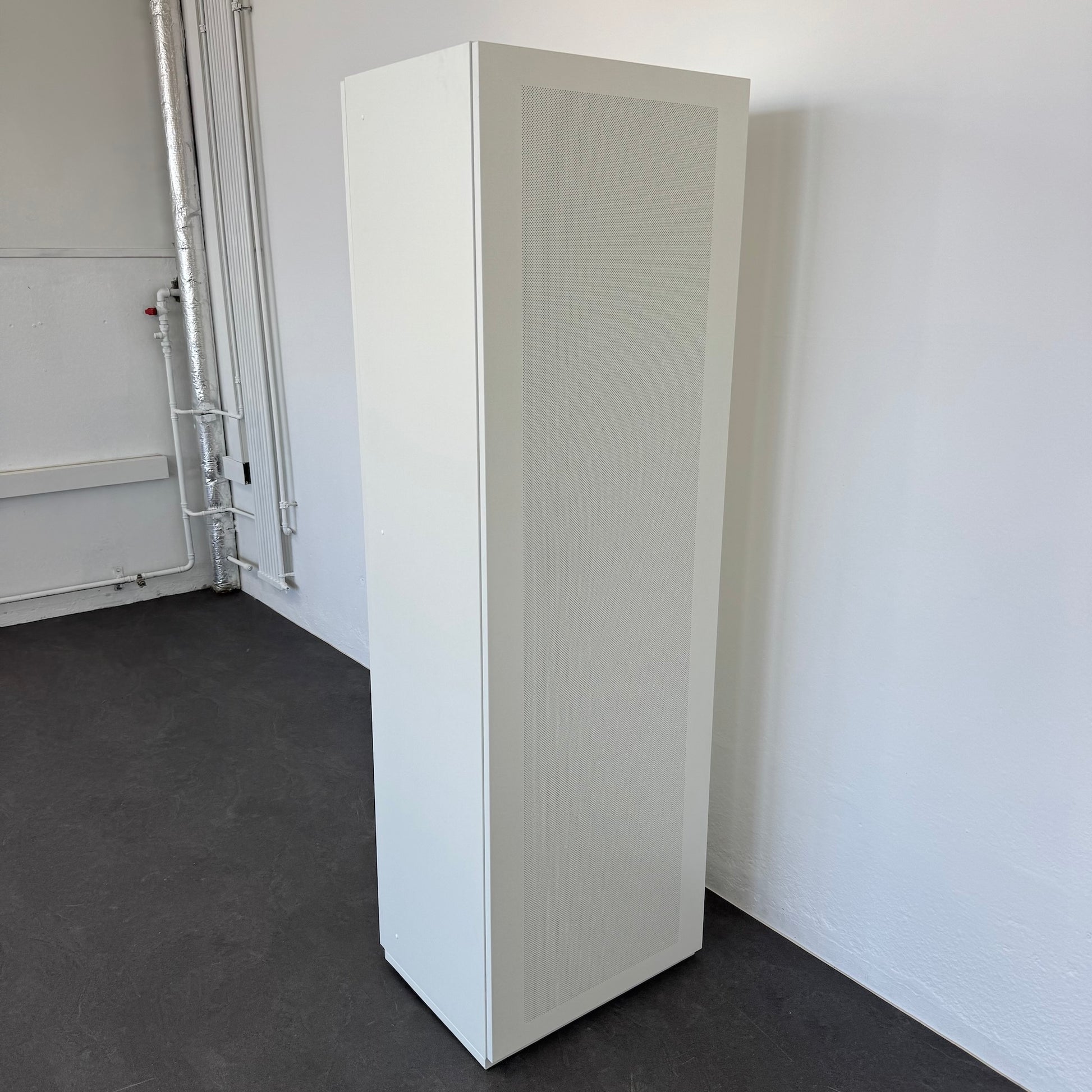 König + Neurath ACTA Classic Flügeltür-Aktenschrank Spanplatte Weiss von hinten