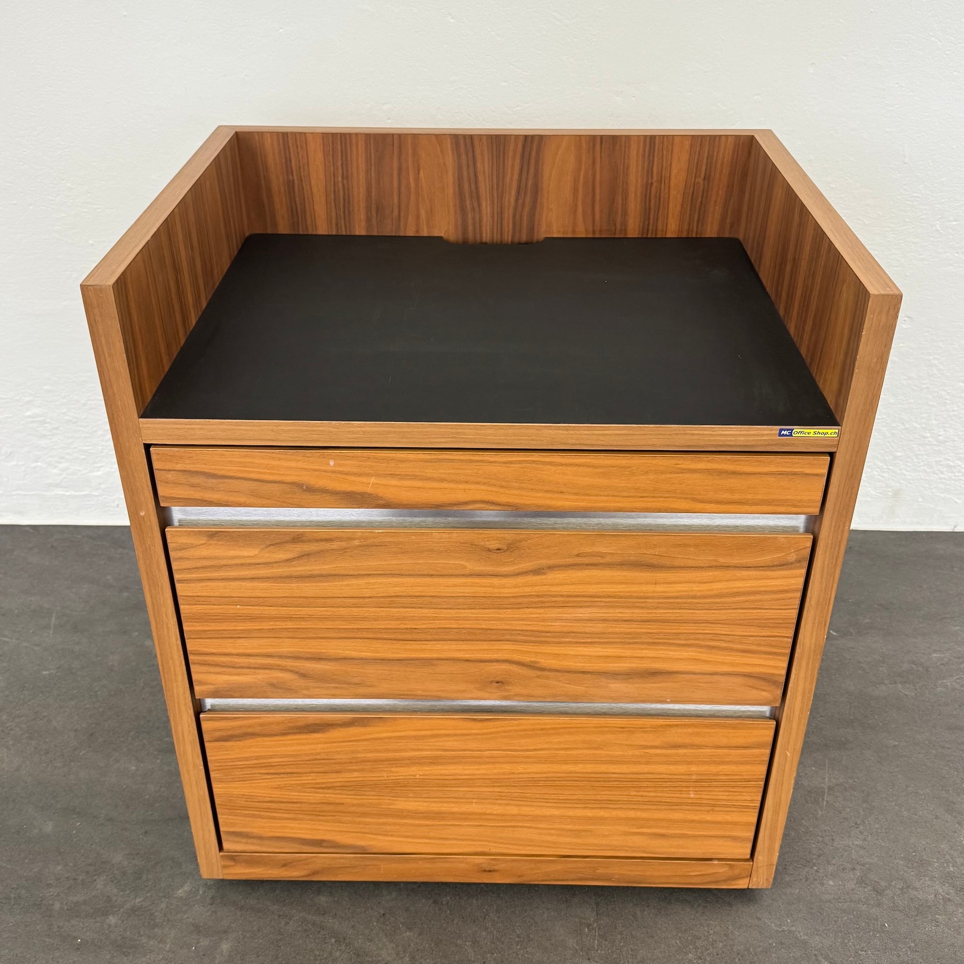Top Design Exclusiv Sideboard aus Spanplatte mit Nussbaumfurnier