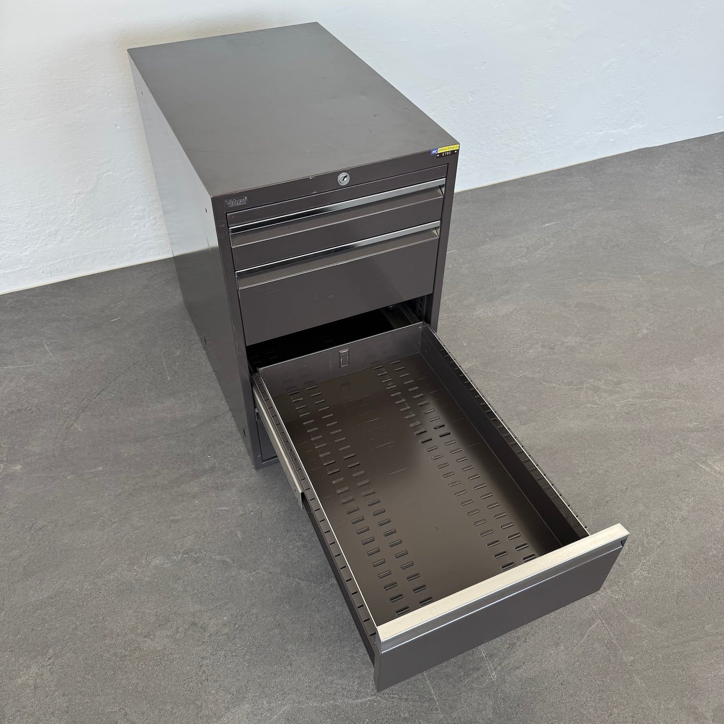 Vidmar Basic Unterstell-Korpus mit mittlerer Schublade offen
