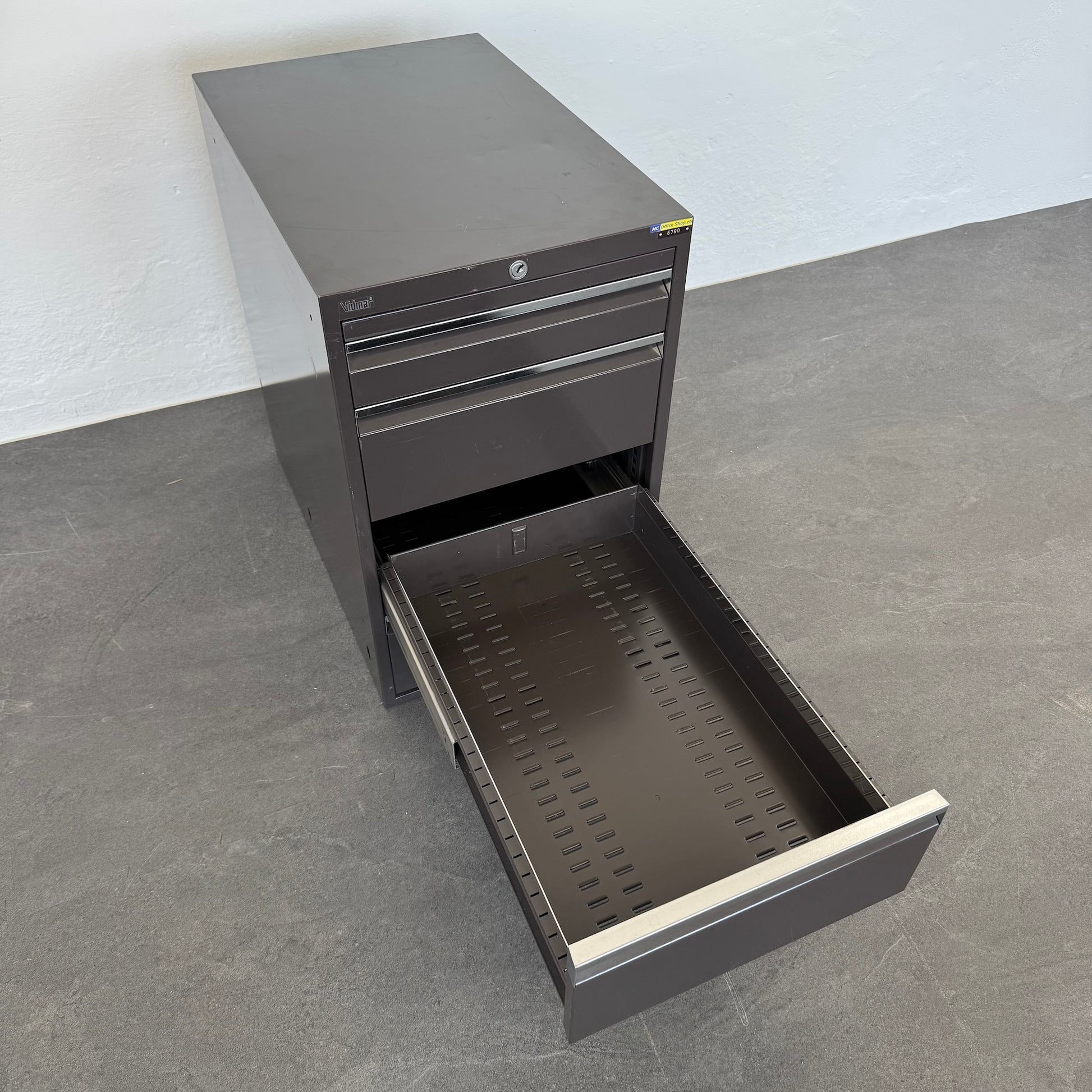 Vidmar Basic Unterstell-Korpus mit mittlerer Schublade offen