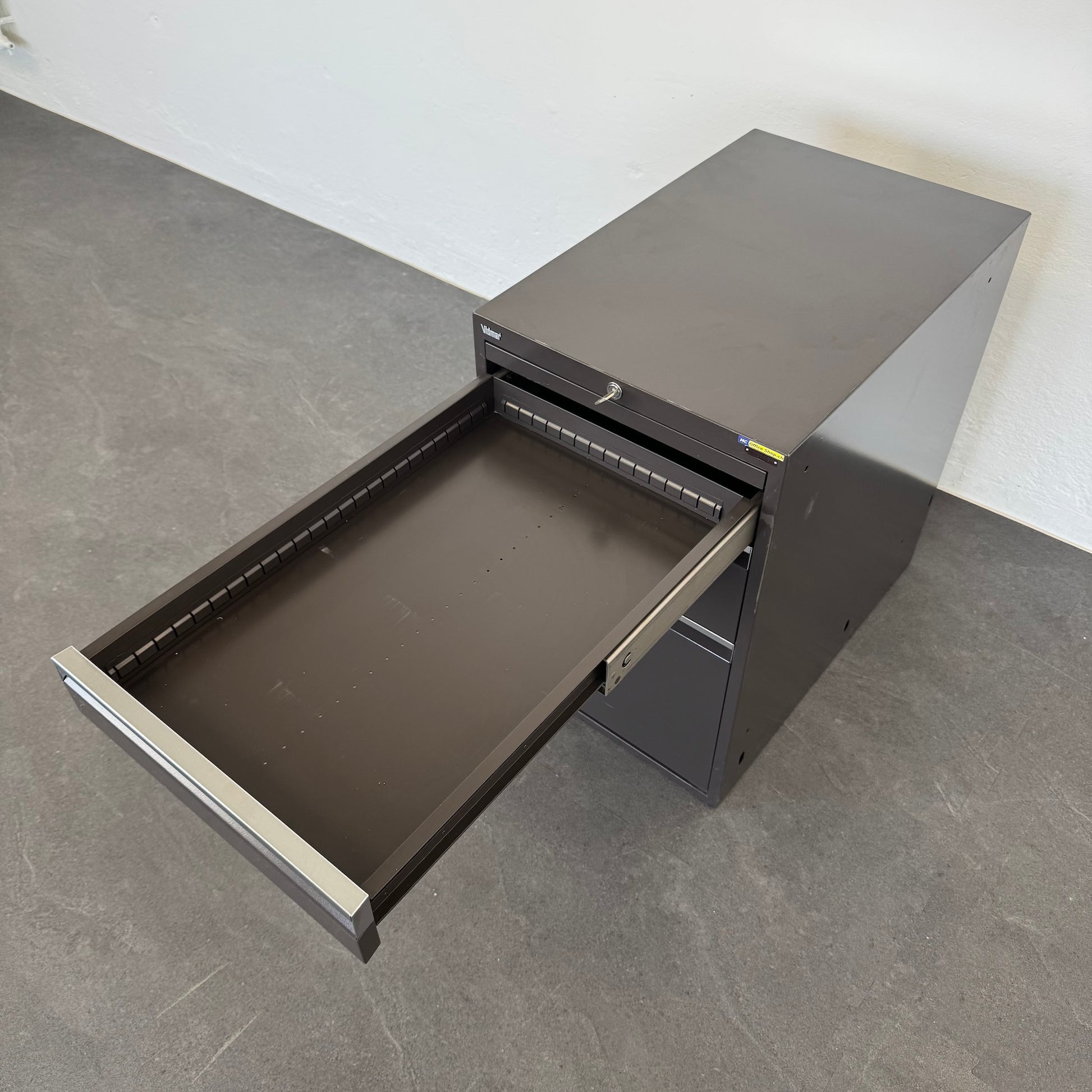 Vidmar Basic Unterstell-Korpus mit oberer Schublade offen