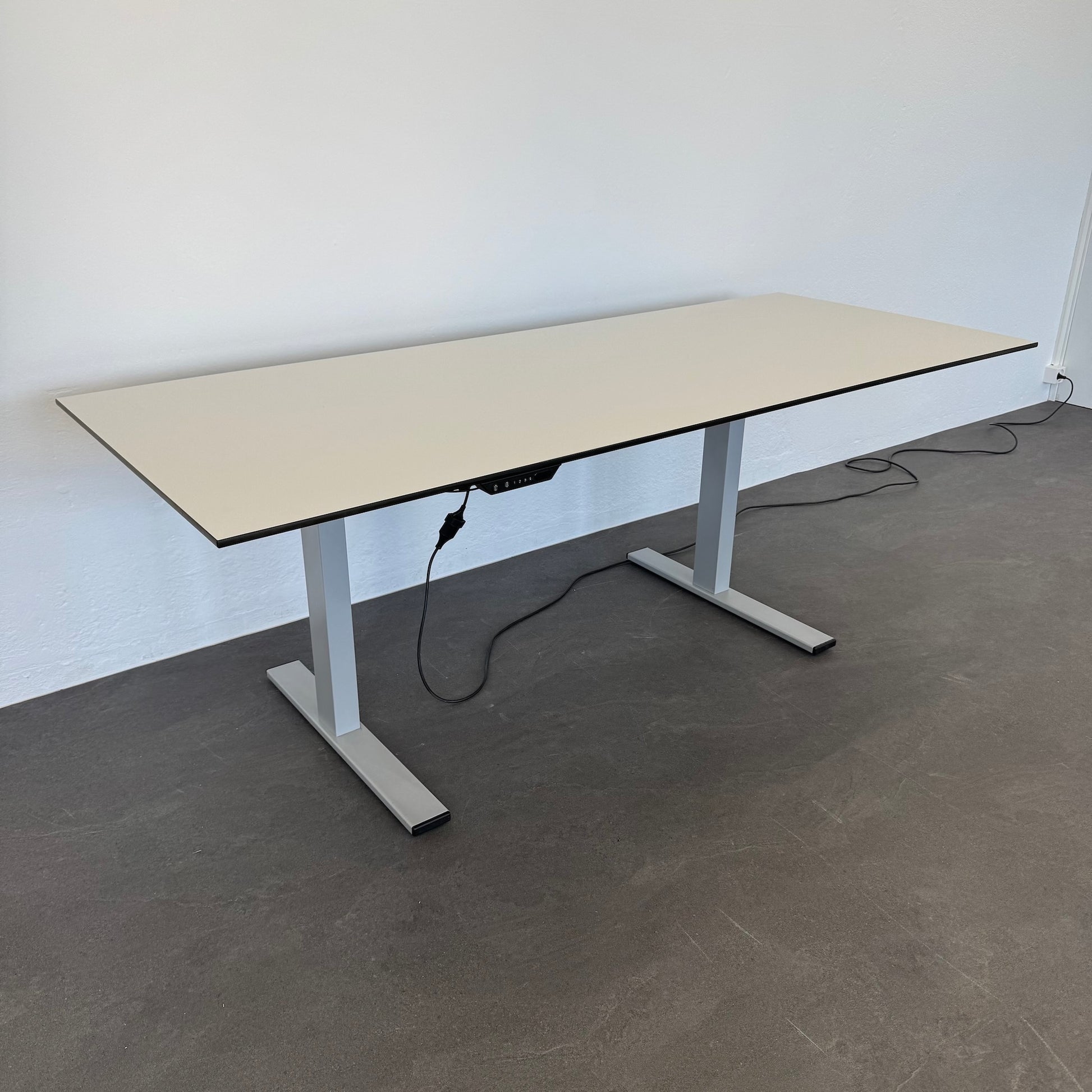 Lista Office LO Choice Sitz-Steh-Schreibtisch ganz unten