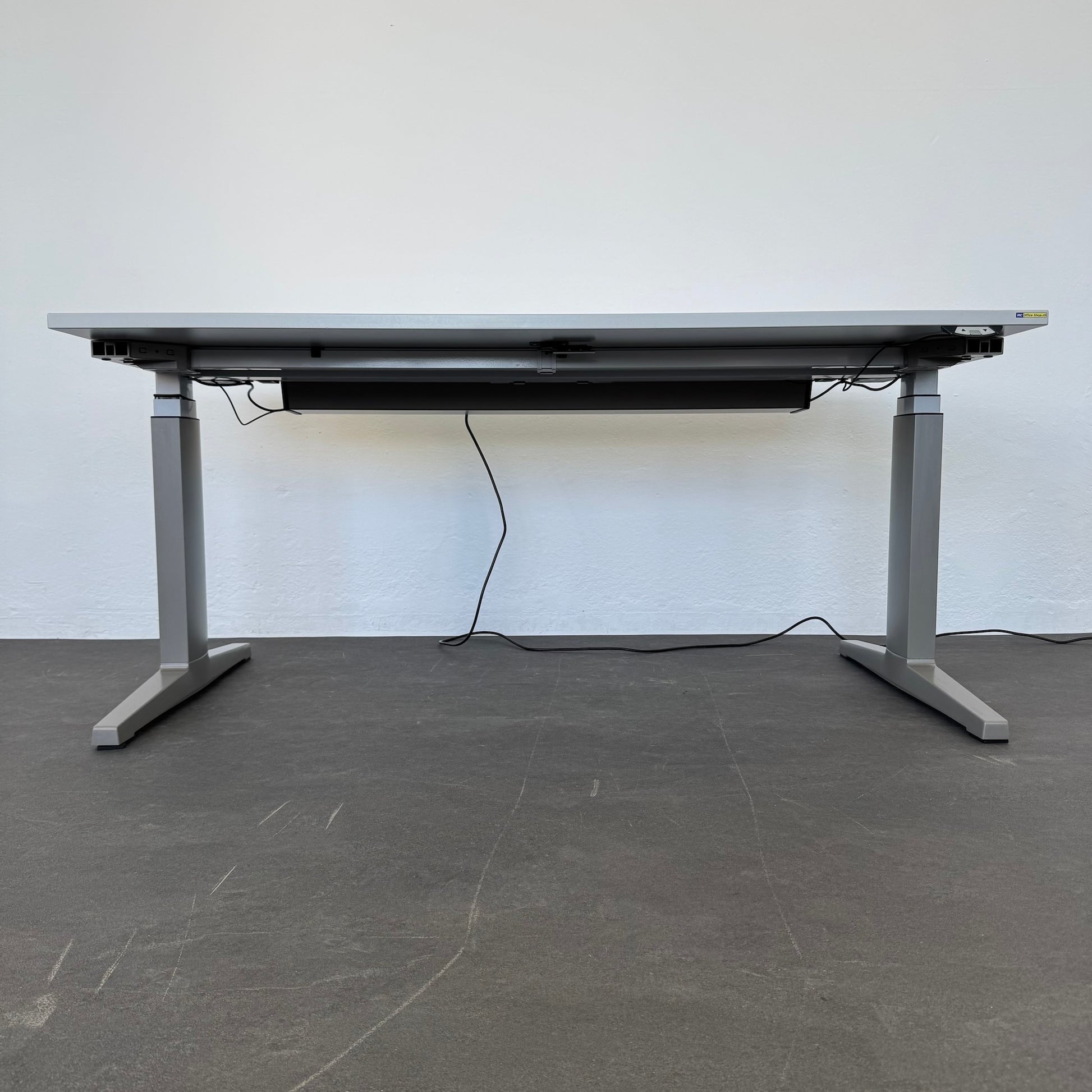 Haworth Kiron Sitz-Steh-Schreibtisch Ansicht von unten