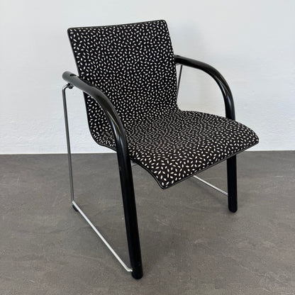 Thonet S 320 P Polsterstuhl mit Bugholz Armlehnen