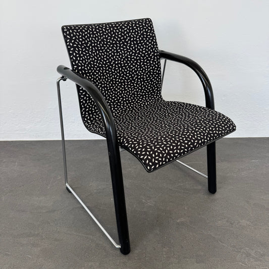 Thonet S 320 P Polsterstuhl mit Bugholz Armlehnen