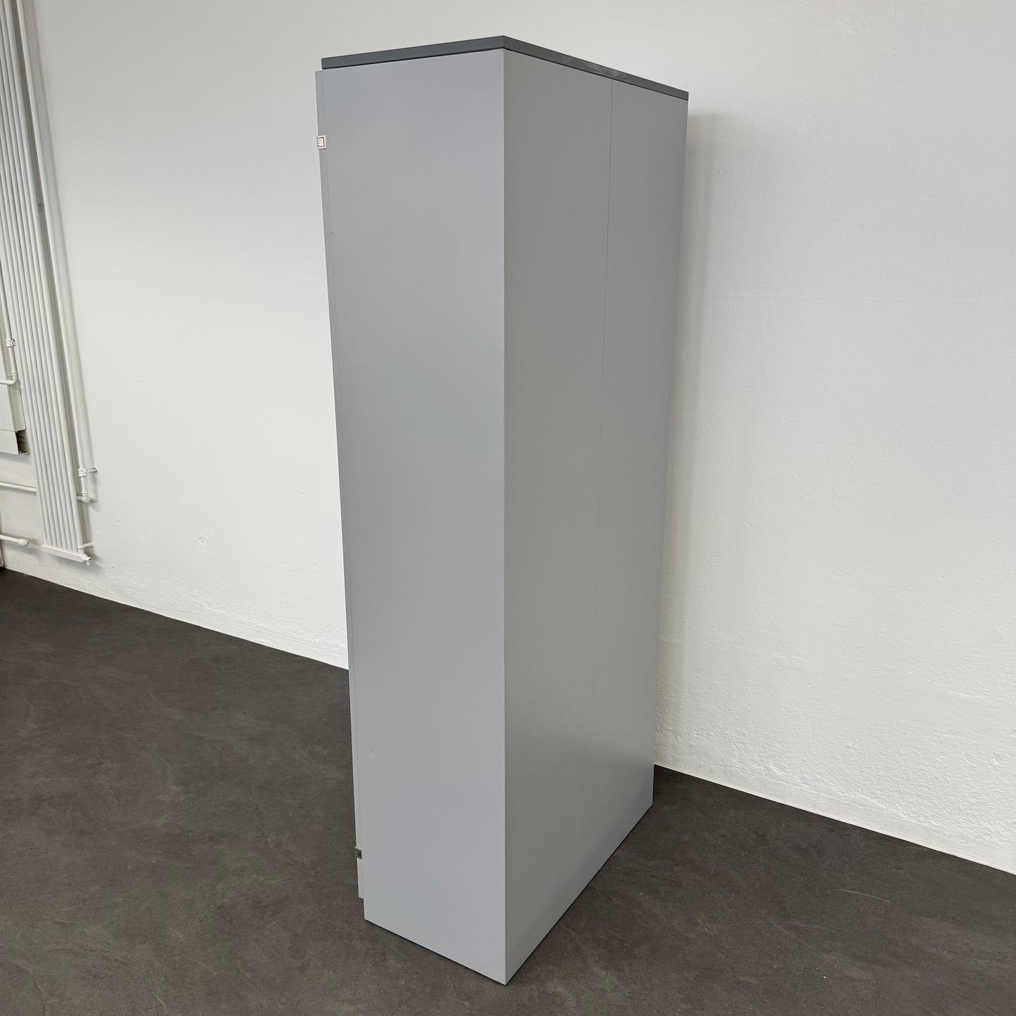 Lista Office Storage Flügeltür-Aktenschrank seitliche Ansicht