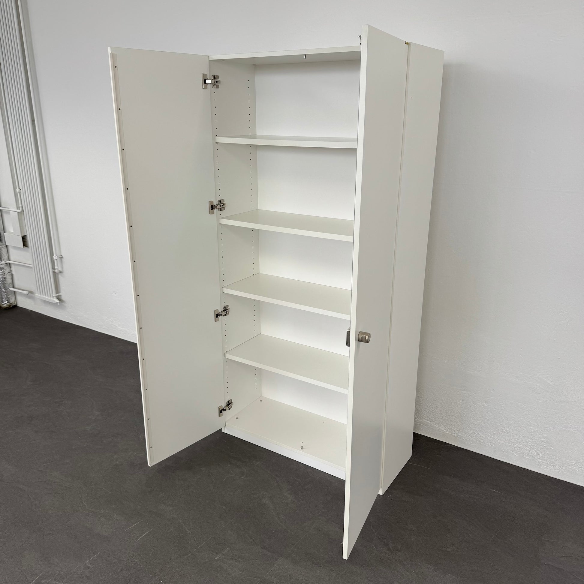 Zemp Classic Flügeltürschrank ohne Schlüssel