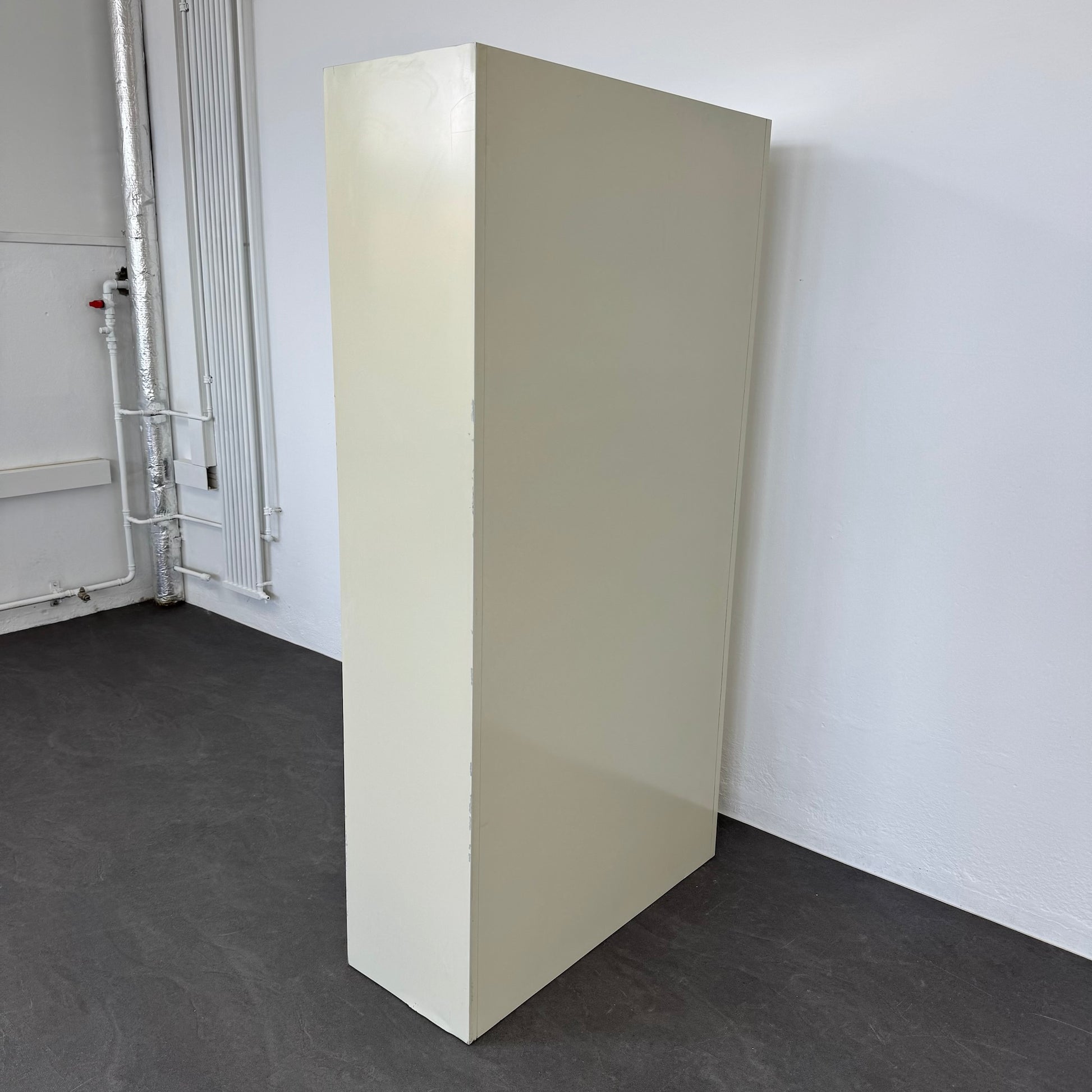 Lista Office Storage Flügeltür-Aktenschrank Seitenansicht
