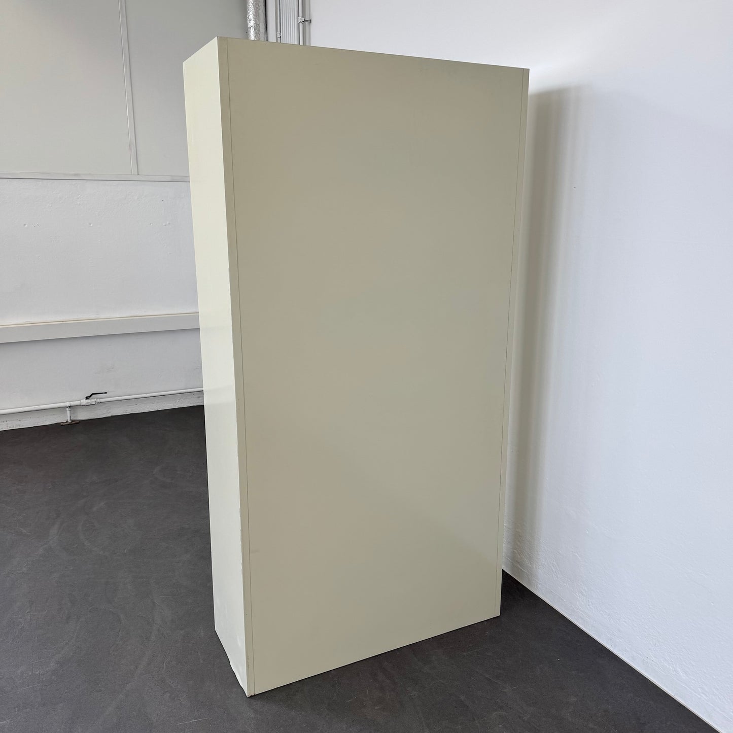 Lista Office Storage Flügeltür-Aktenschrank Ansicht von hinten