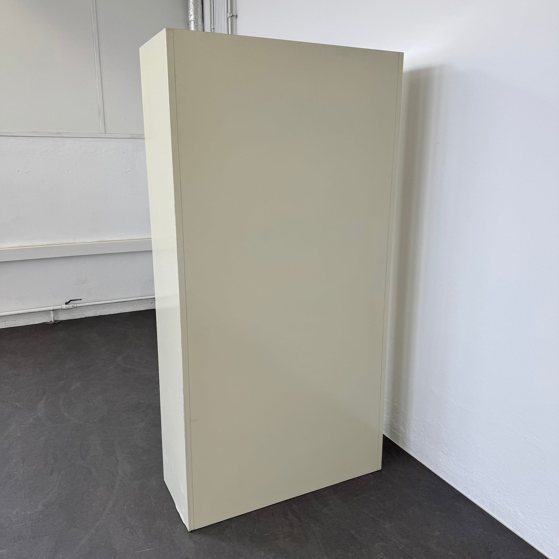Lista Office Storage Flügeltür-Aktenschrank Ansicht von hinten