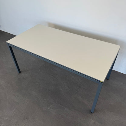 Lista Office Motion Sitzungstisch mit anthrazitem Gestell