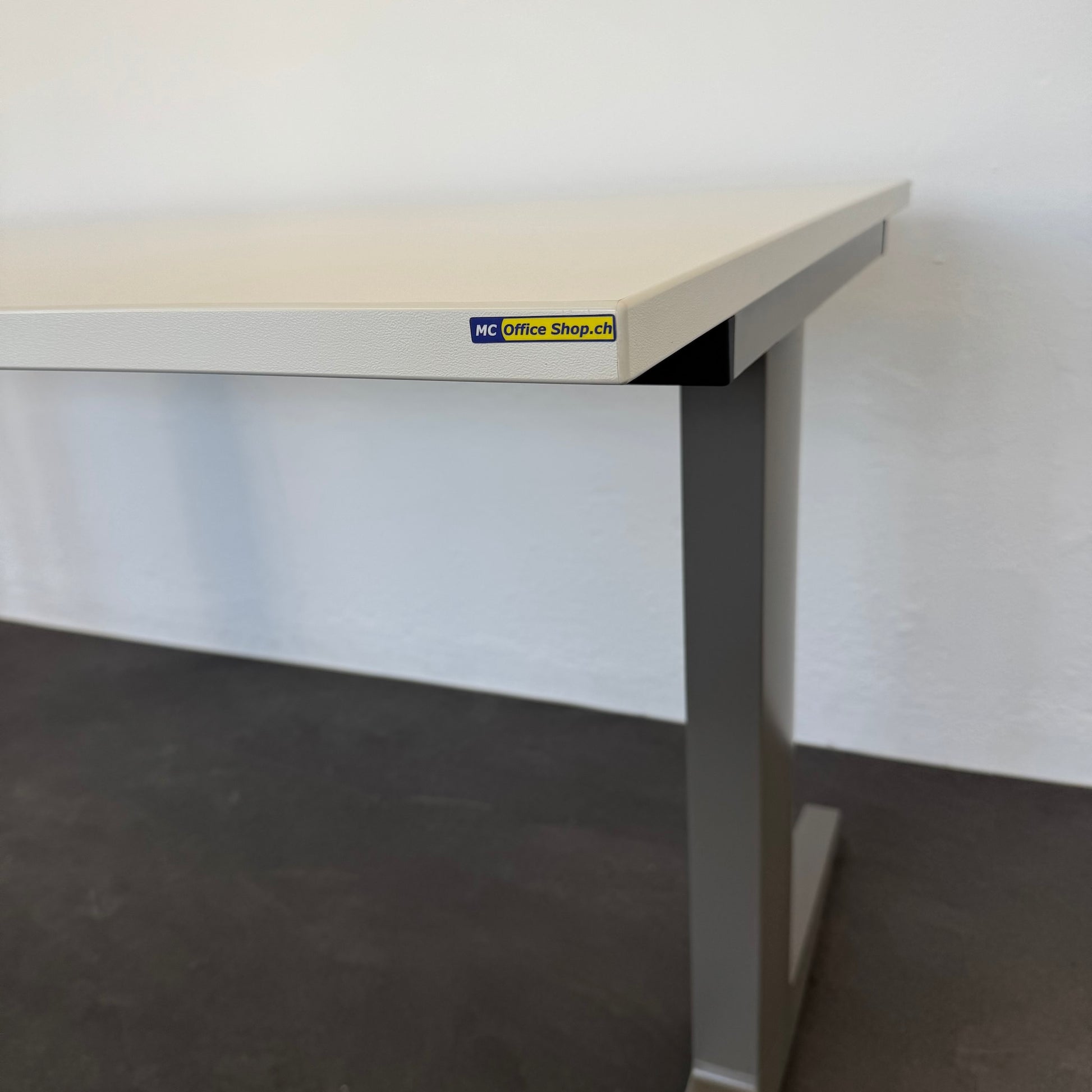 Haworth Kiron Schreibtisch Detailfoto Tischplatte