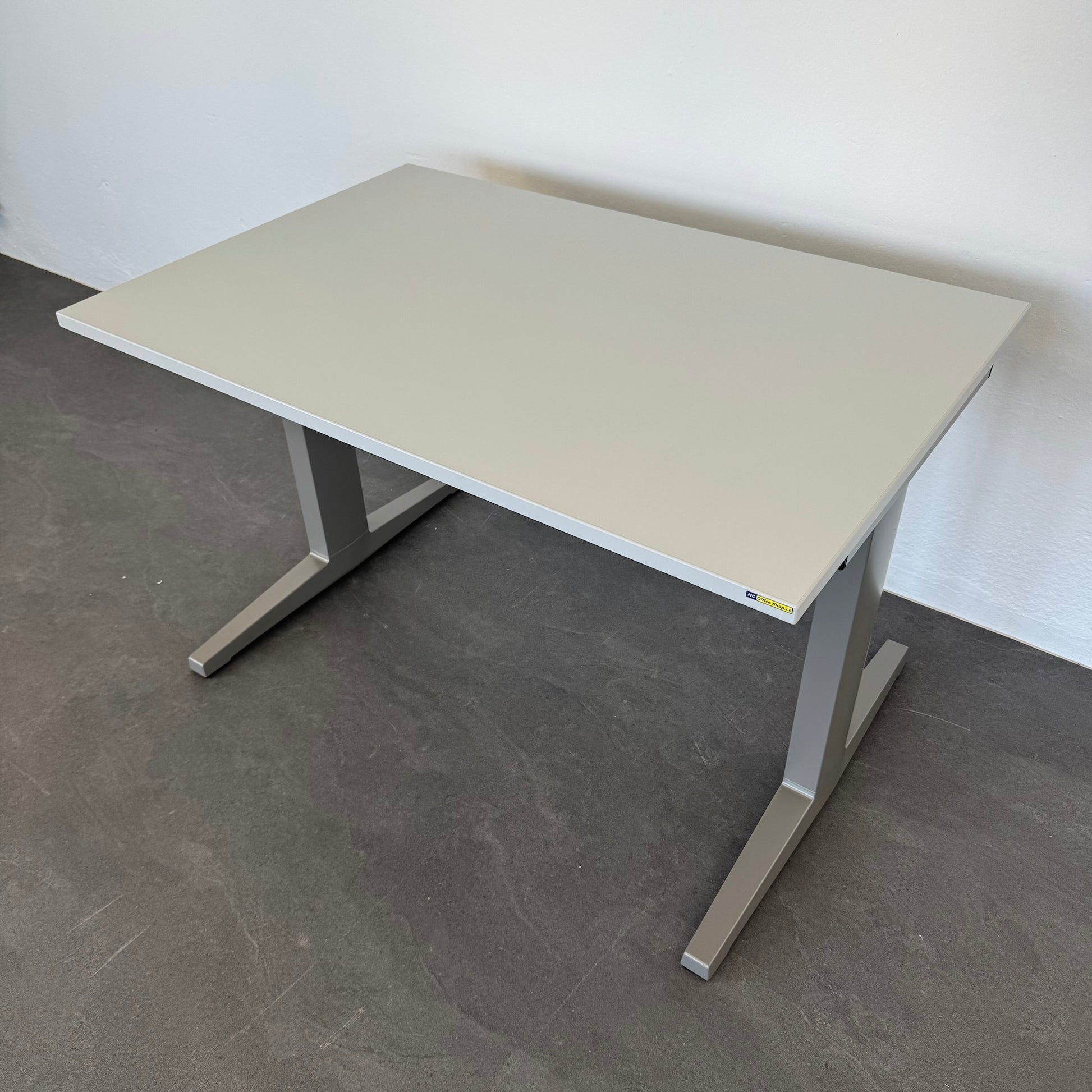 Haworth Kiron Schreibtisch fixe Höhe von 740mm