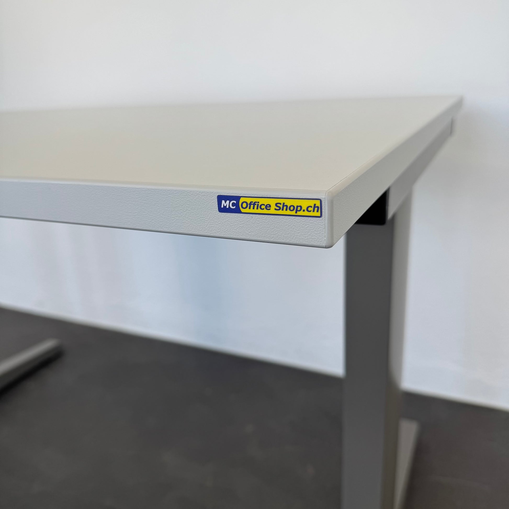 Haworth Kiron Schreibtisch Detailfoto Tischplatte
