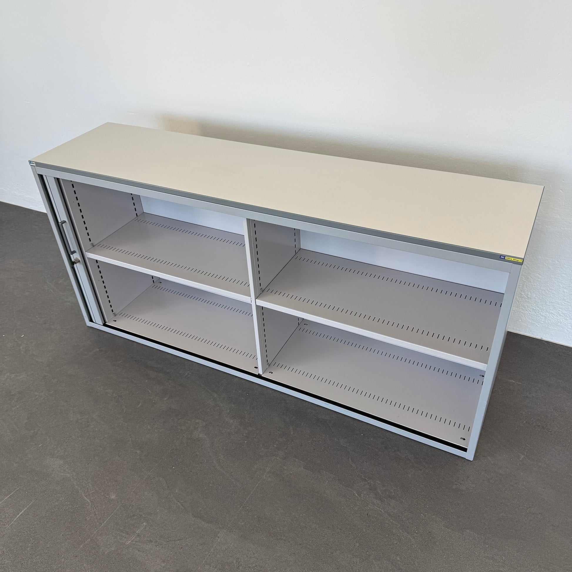 Lista Office Storage Lateralschrank mit Schlüssel