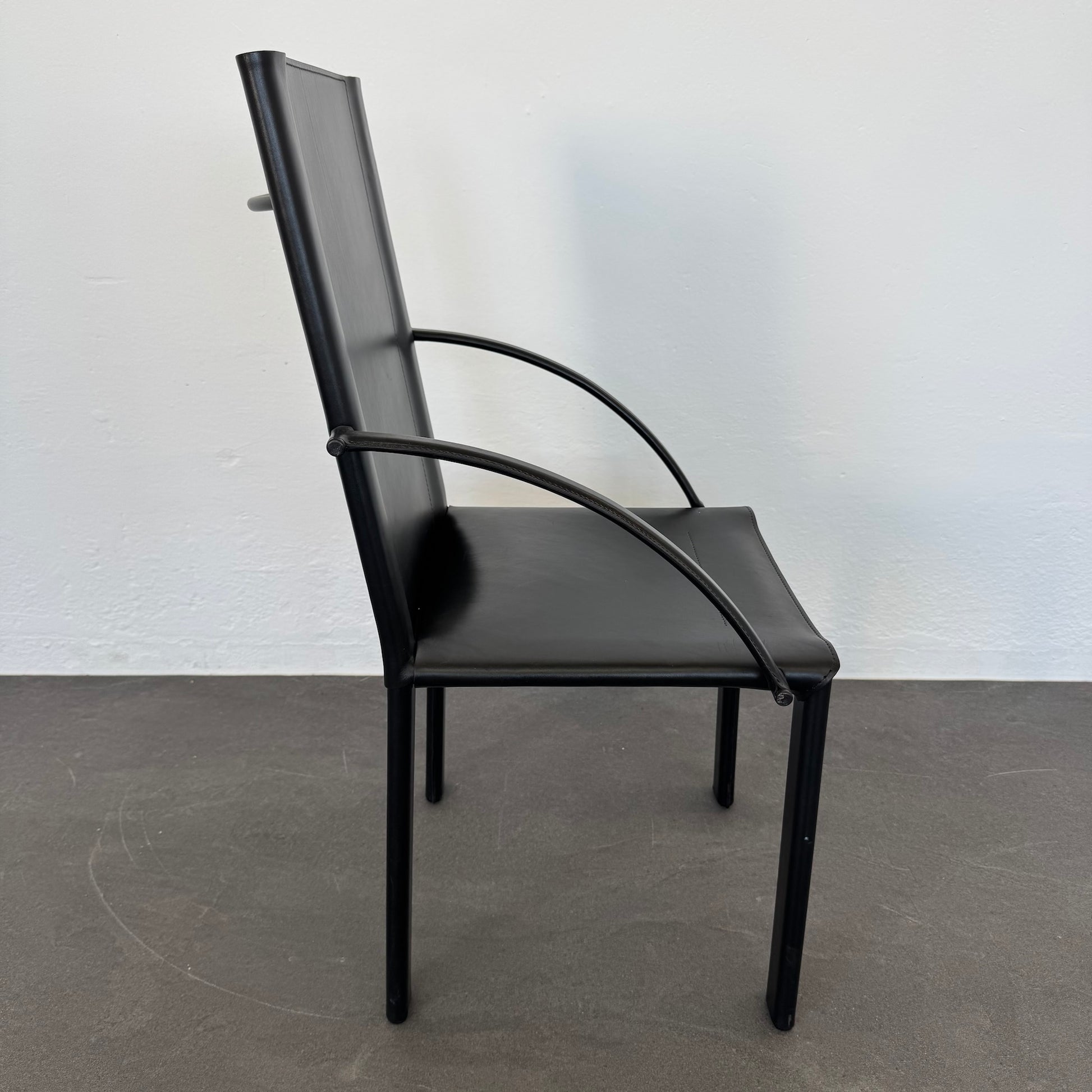Matteo Grassi Vintage Leder Stuhl seitliche Ansicht