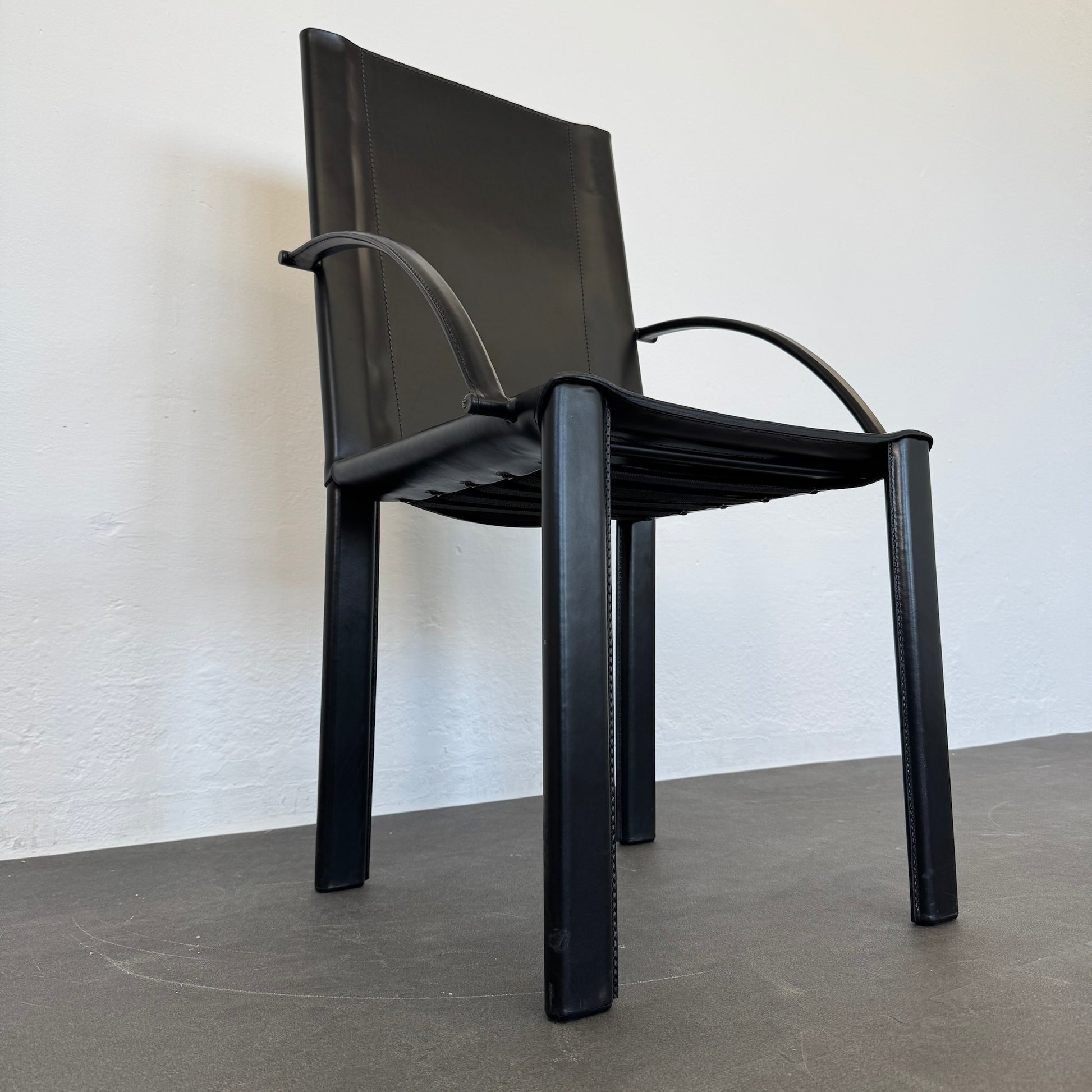 Matteo Grassi Vintage Leder Stuhl Ansicht von unten