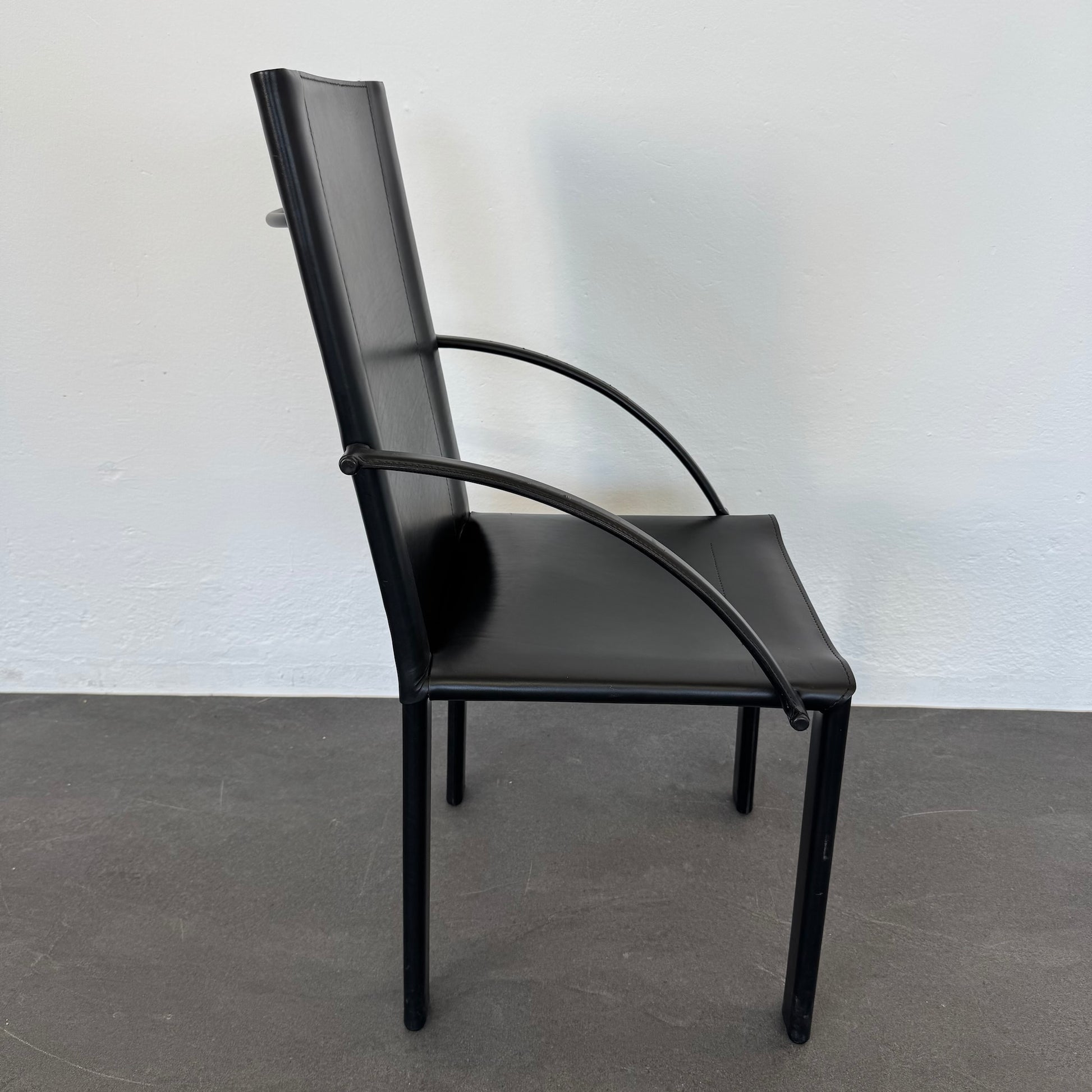 Matteo Grassi Vintage Leder Stuhl seitliche Ansicht