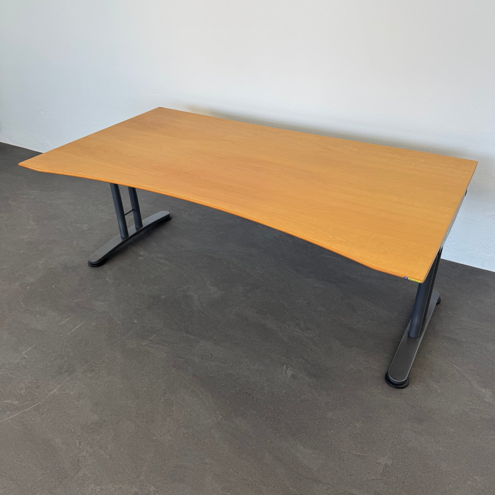 Ergodata System Desk Schreibtisch höhenverstellbar von 685-805mm