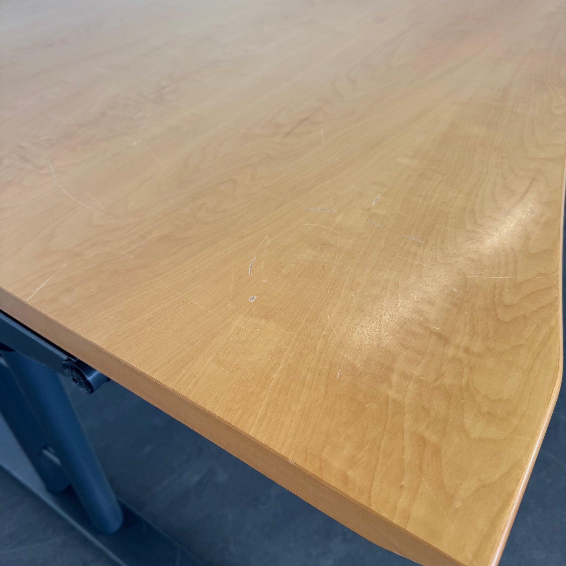 Ergodata System Desk Schreibtisch Detailfoto Tischplatte