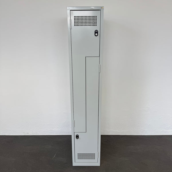 C + P Möbelsysteme Classic Plus Z-Spind 2 Abteile Lichtgrau