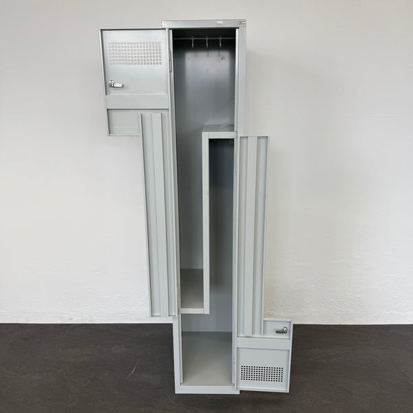 C + P Möbelsysteme Classic Plus Z-Spind 2 Abteile Lichtgrau