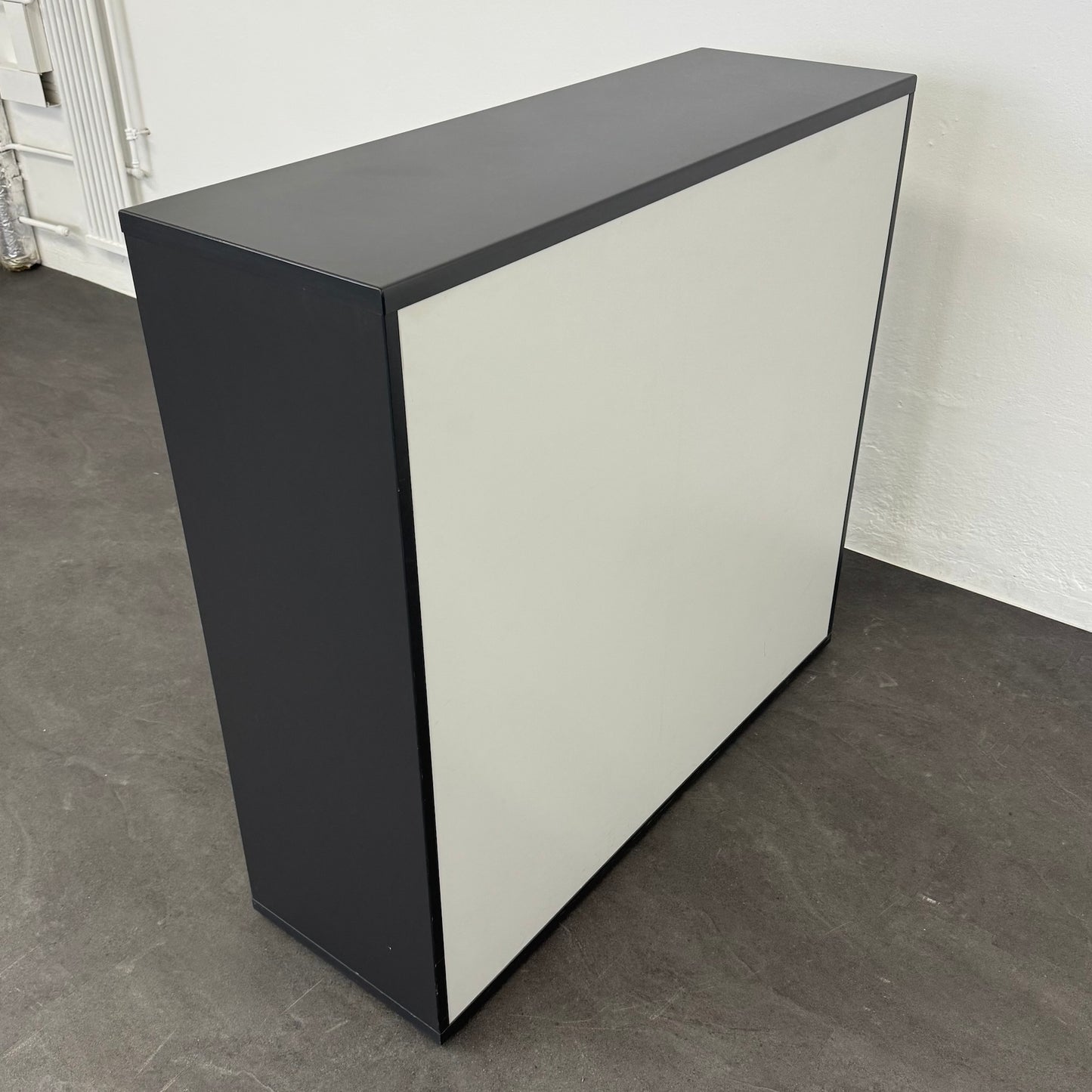 Elan Euroffice Lateralschrank seitliche Ansicht