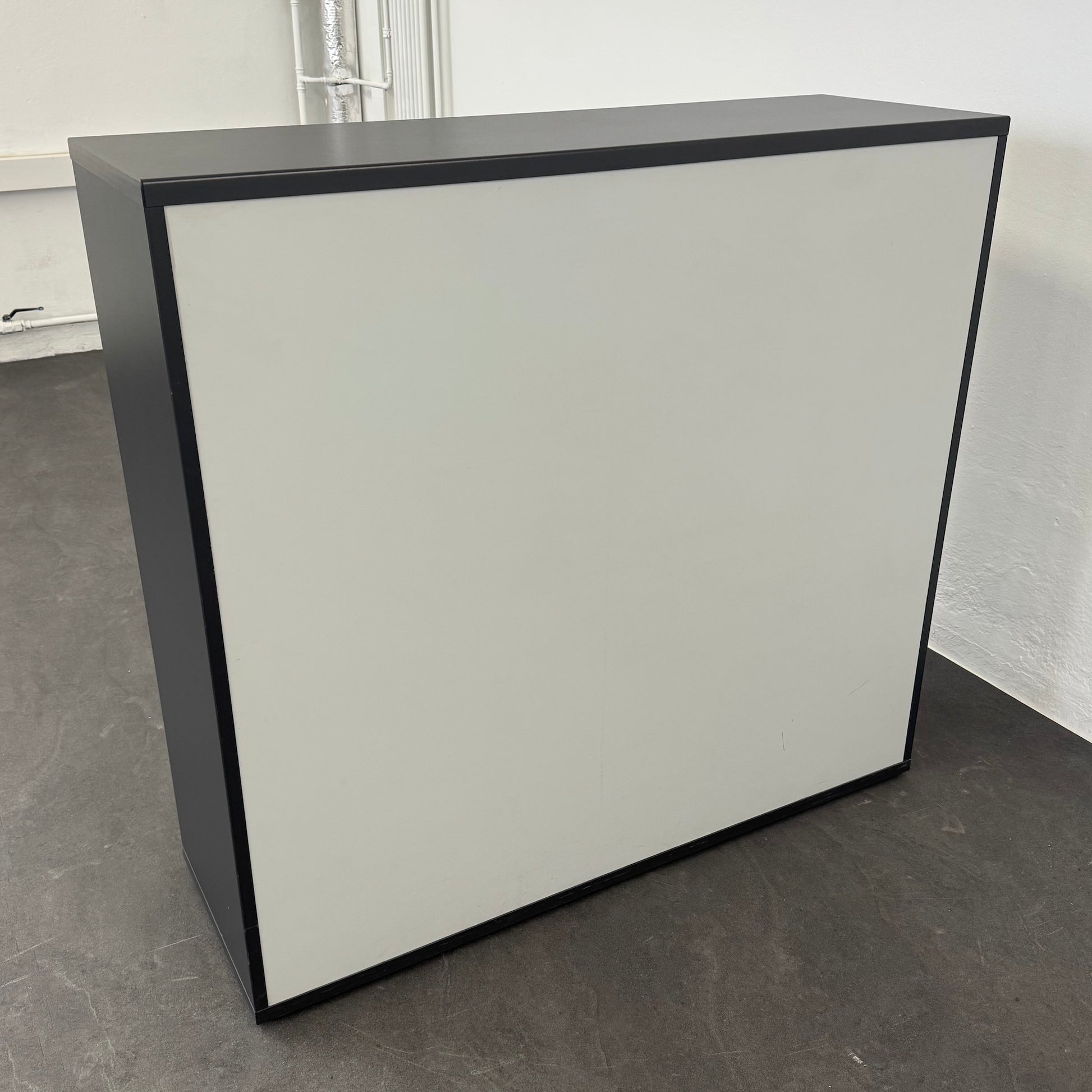 Elan Euroffice Lateralschrank Ansicht von hinten