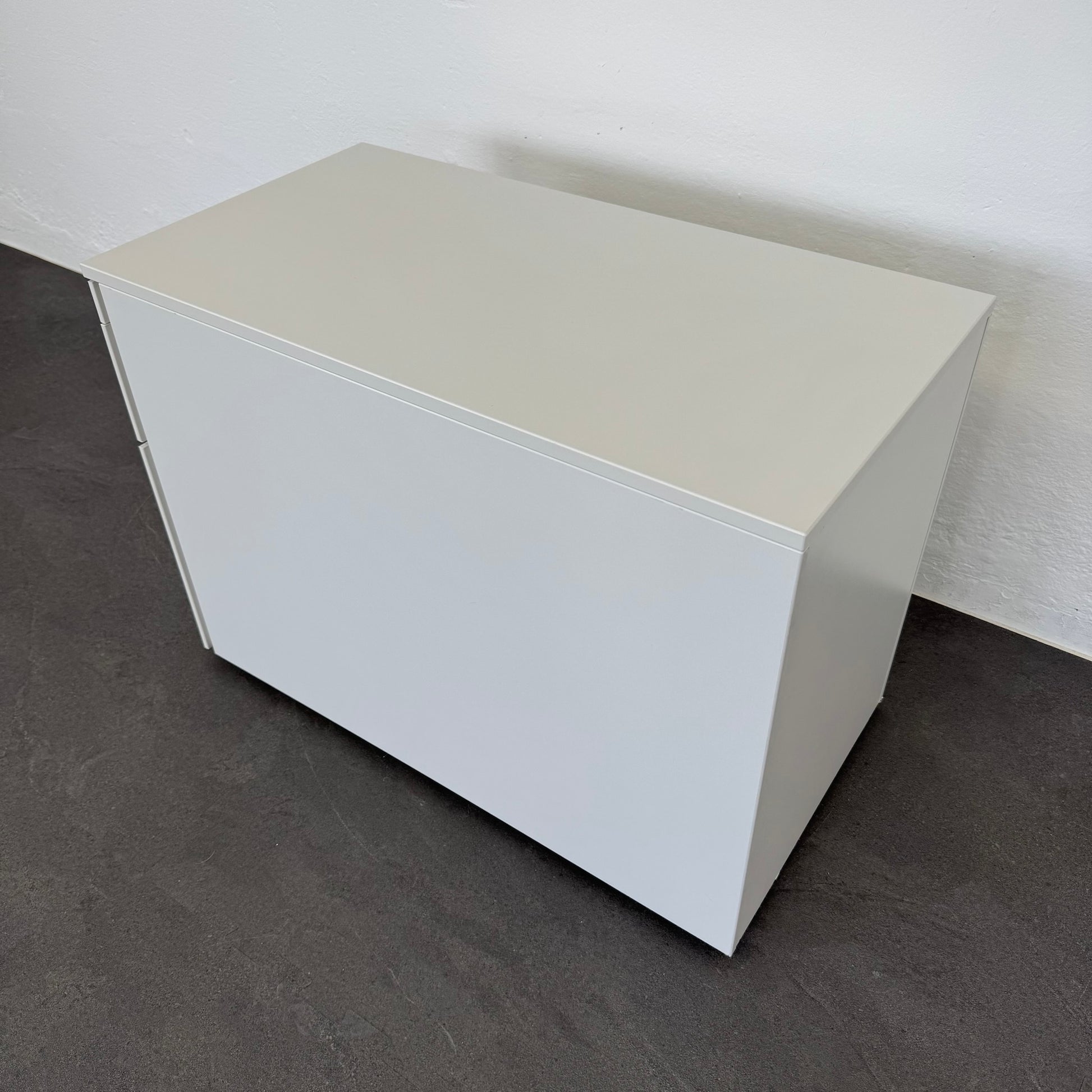 Steelcase IMPLICIT Roll-Korpus Ansicht von der Seite