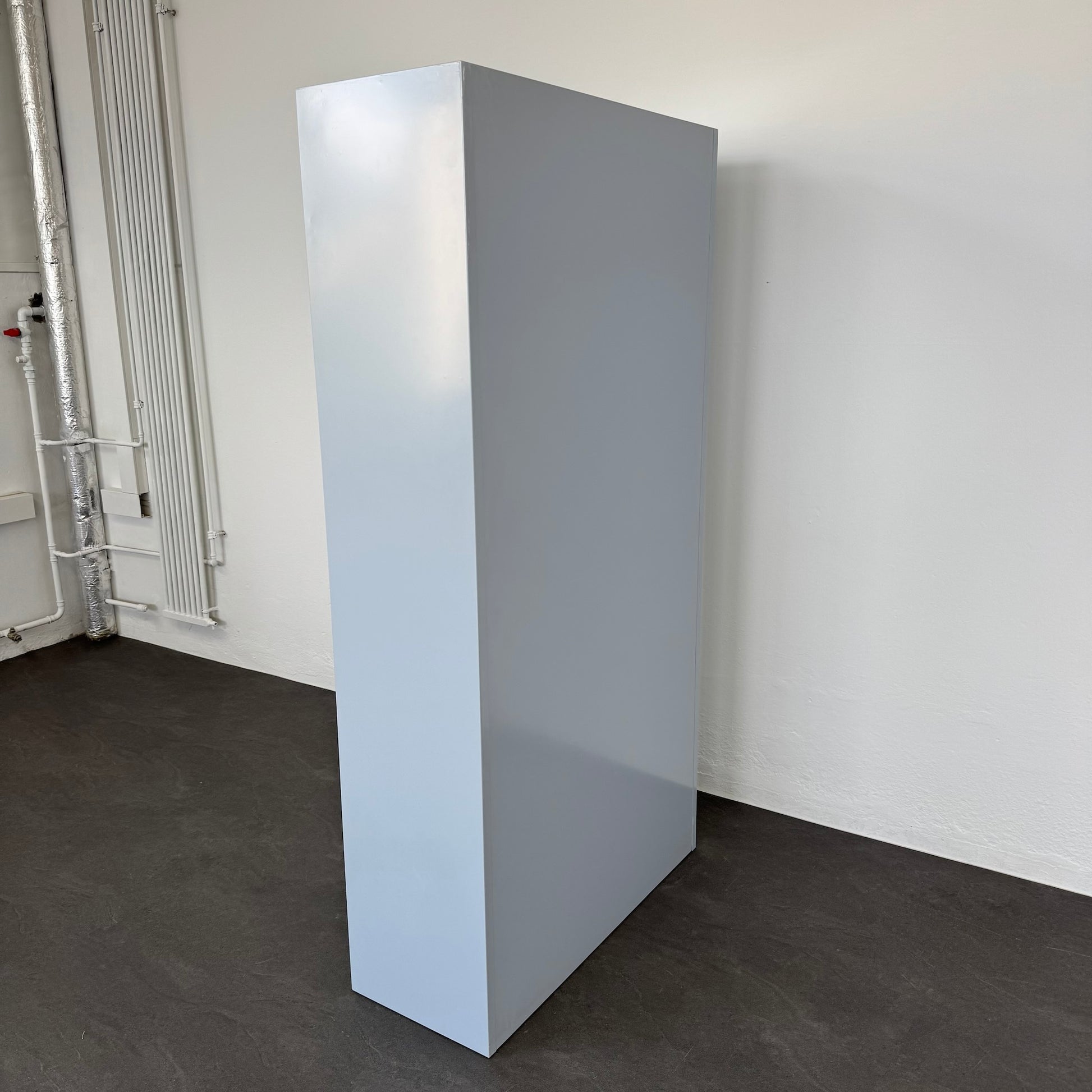 Lista Office Storage Flügeltür-Aktenschrank Ansicht von der Seite
