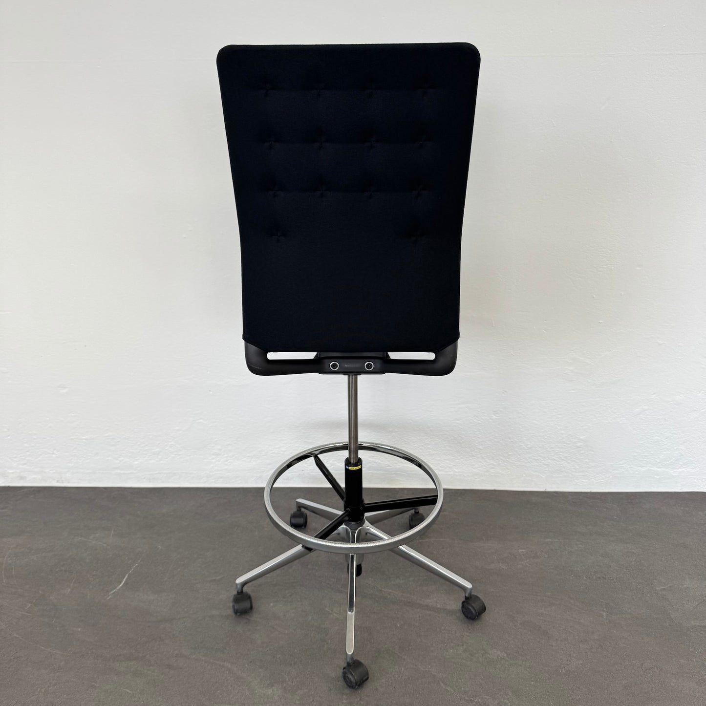 Vitra ID Trim Bürodrehstuhl Ansicht von hinten