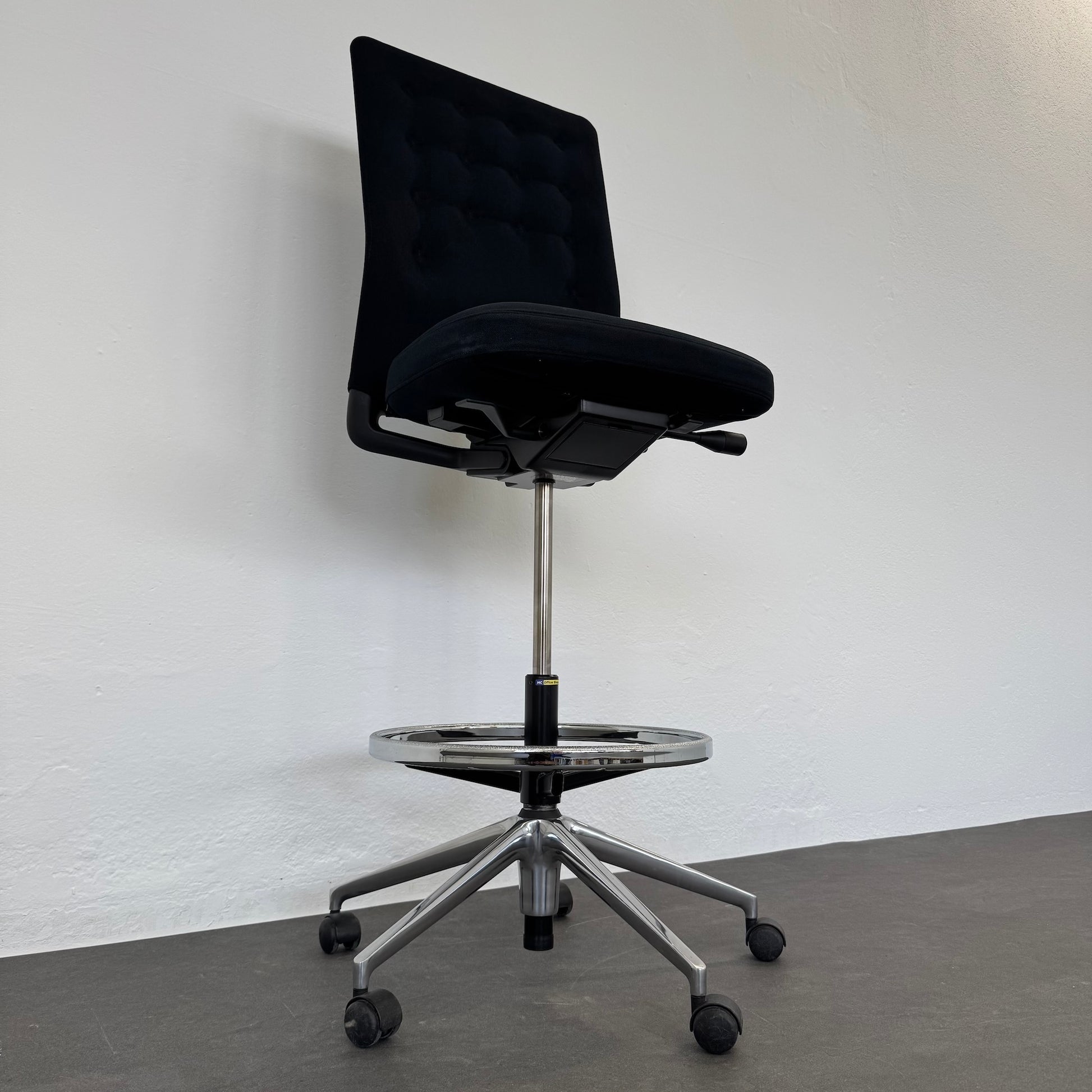Vitra ID Trim Counter Drehstuhl Ansicht Mechanik von links