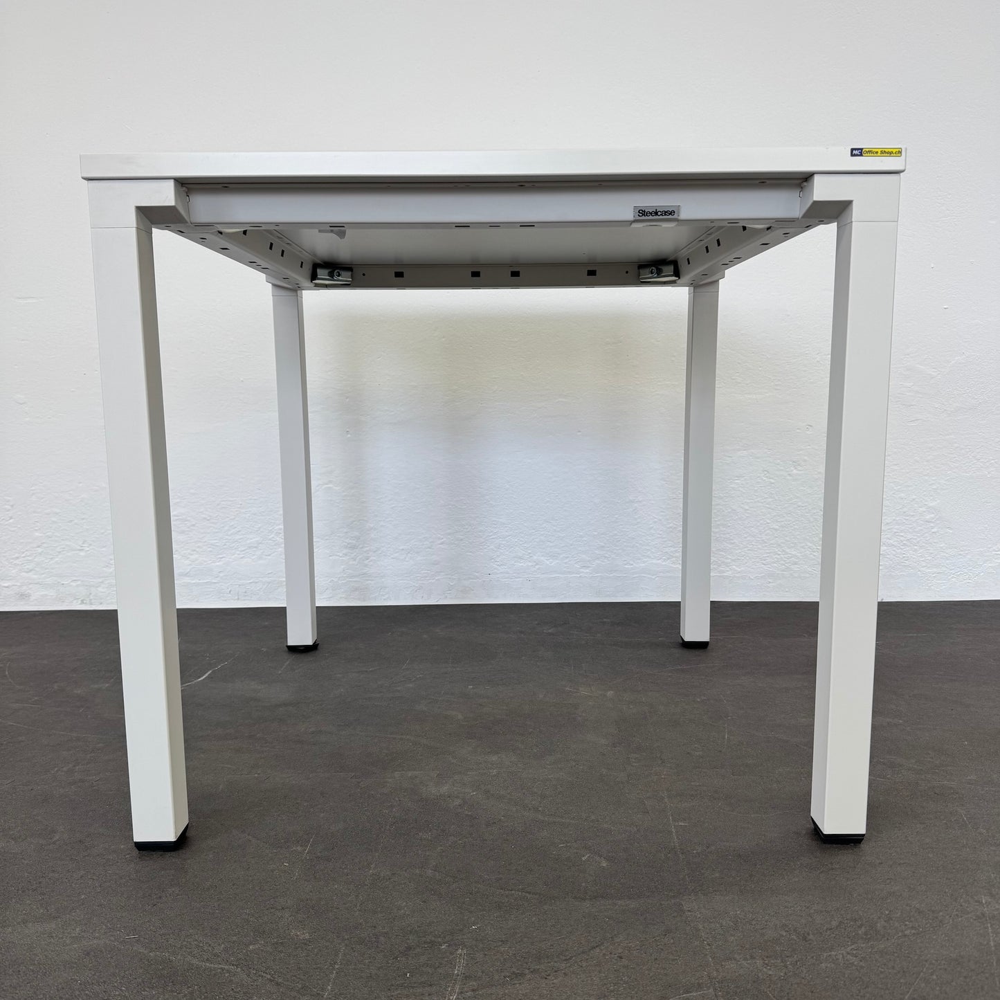 Steelcase Kalidro Besprechungstisch mit Tischgestell weiss