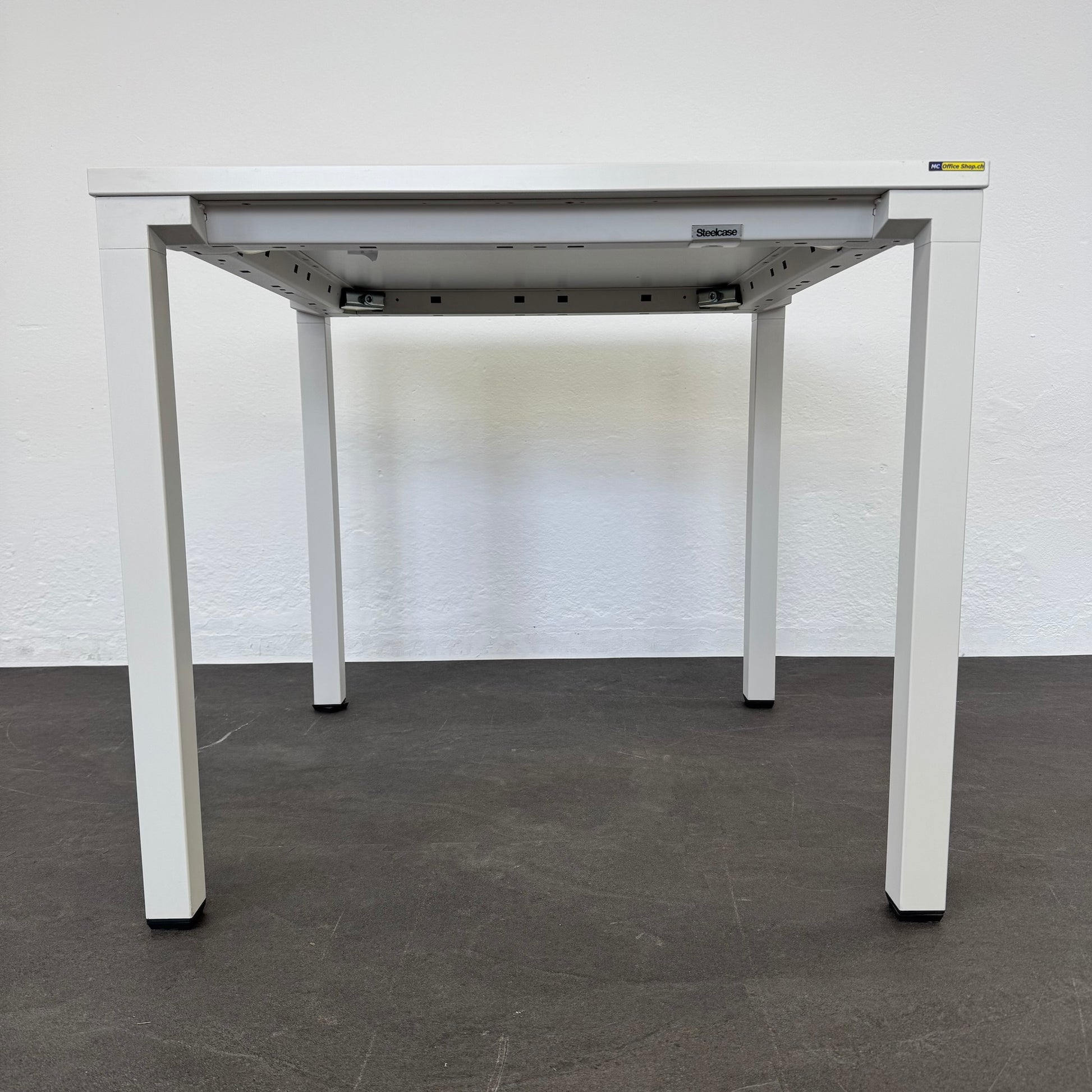 Steelcase Kalidro Besprechungstisch mit Tischgestell weiss