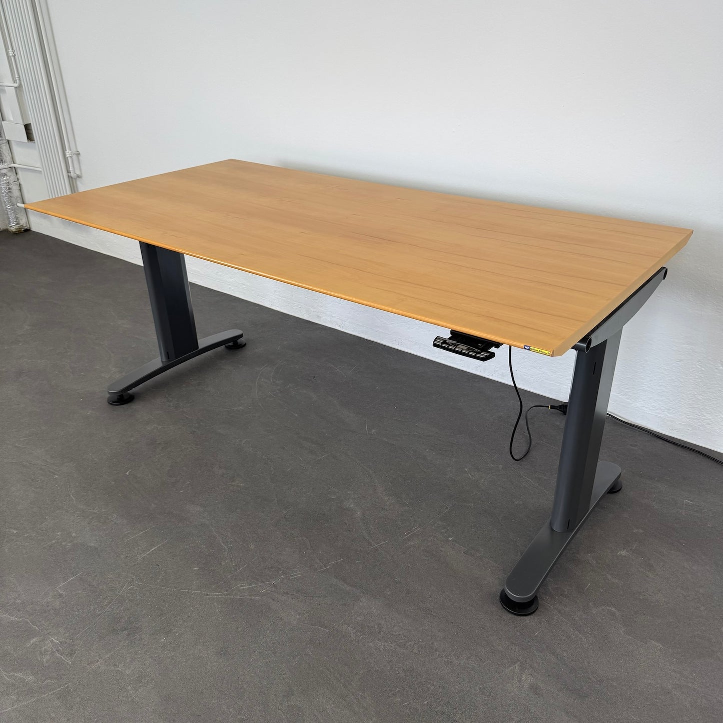 Ergodata System Desk Sitz-Steh Schreibtisch von links