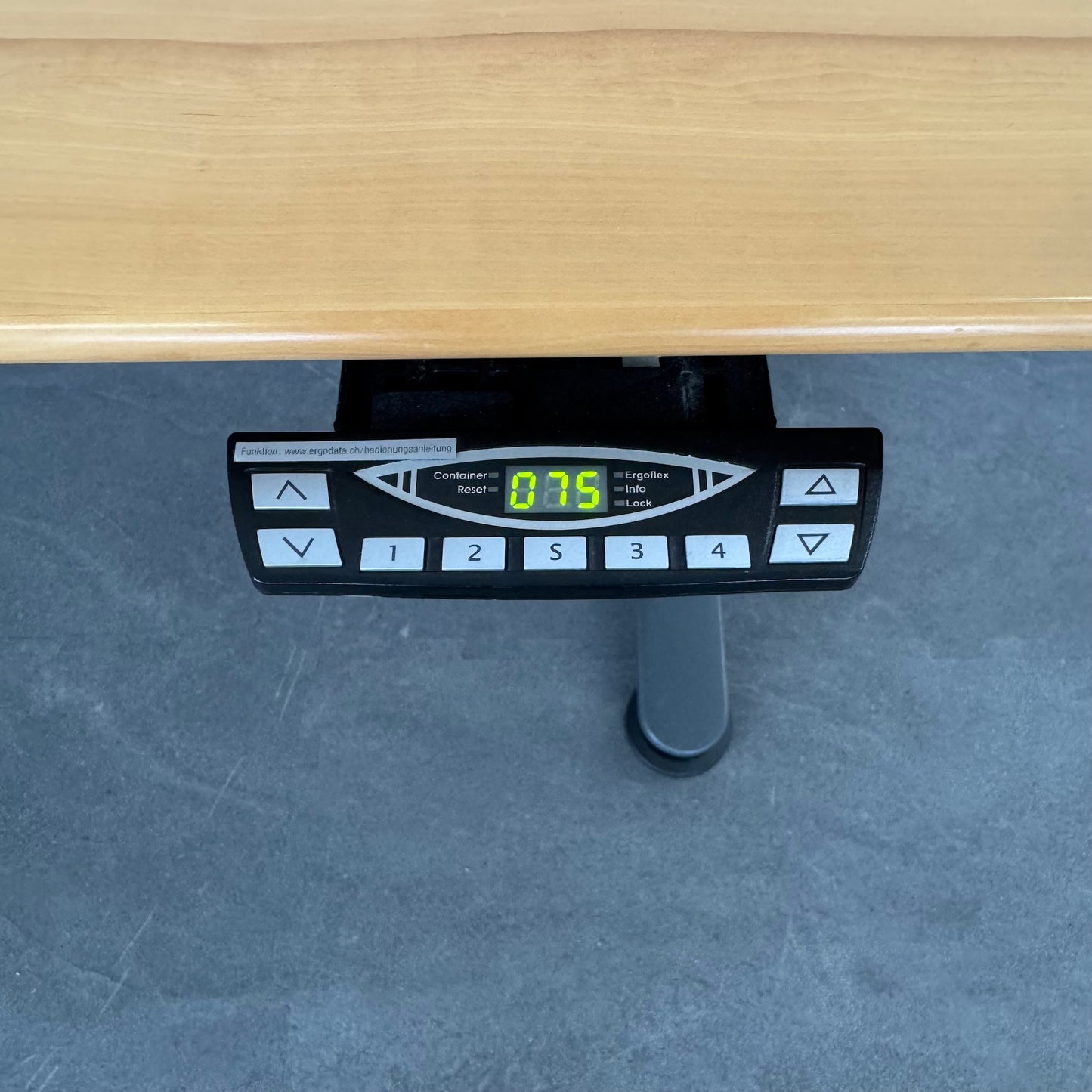Ergodata System Desk Sitz-Steh Schreibtisch Detailfoto Memory Steuerung