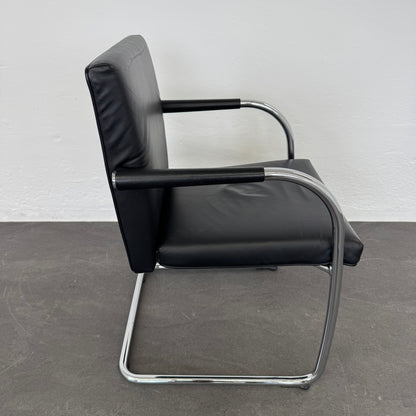 Vitra Visasoft Freischwinger mit Armlehnen