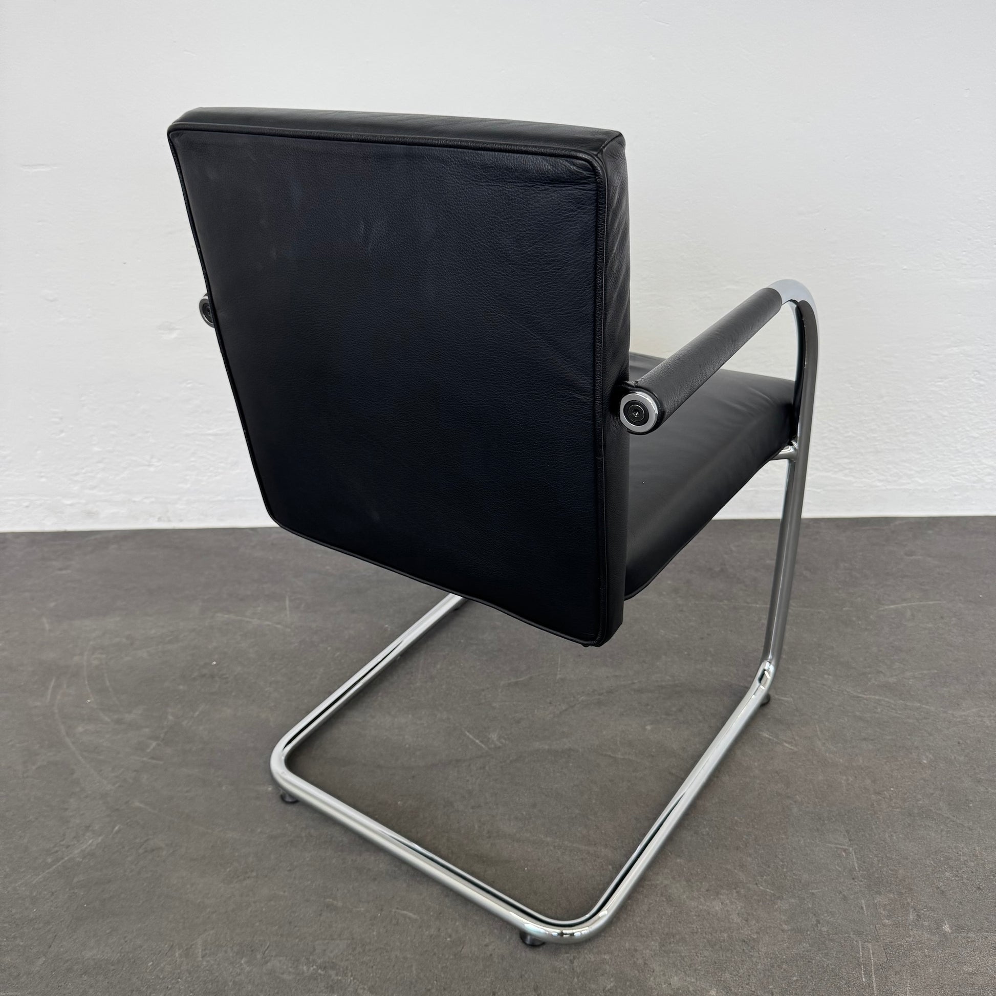 Vitra Visasoft Freischwinger mit Rückenlehne